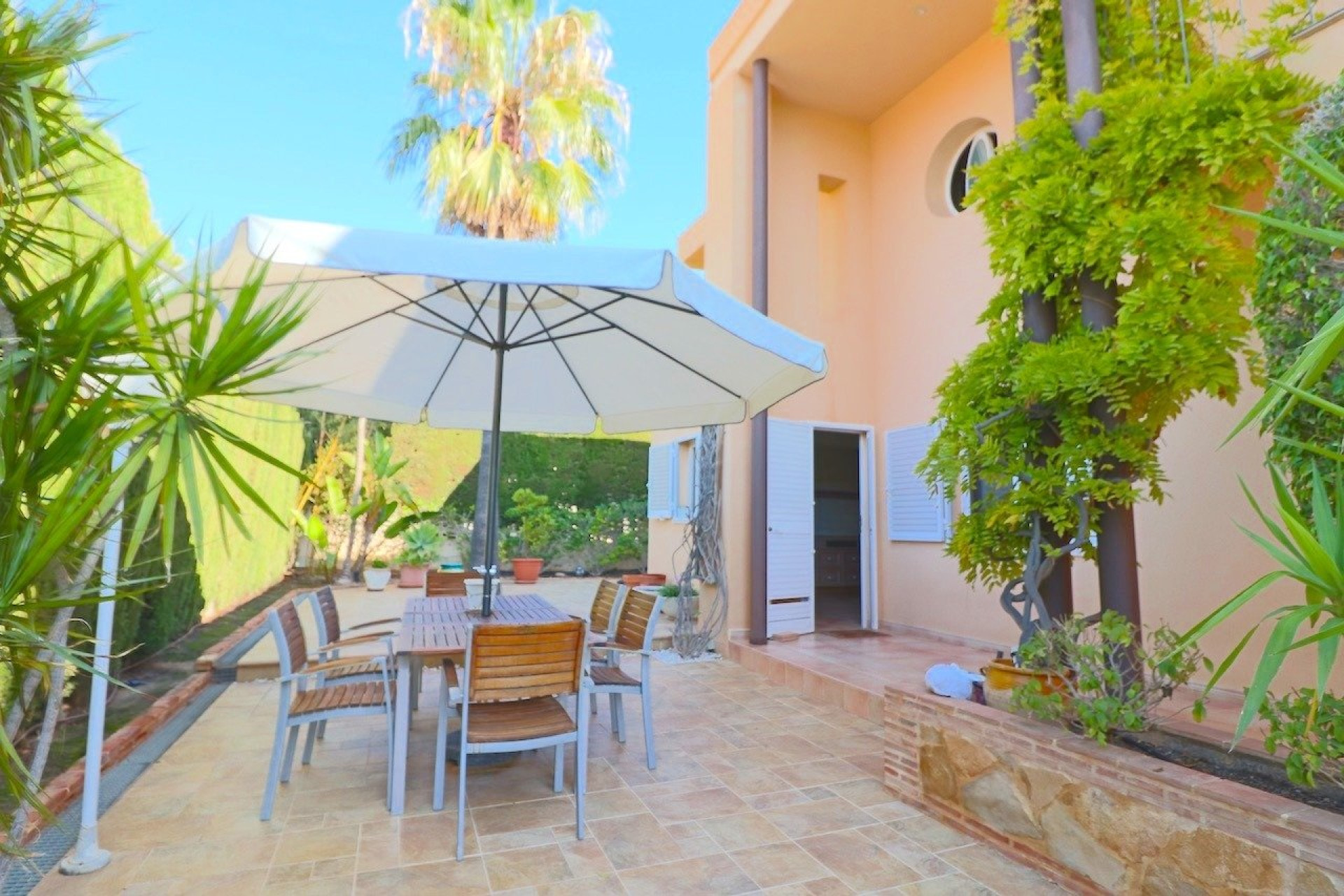 Resale - Villa -
Benidorm - Urbanizaciones