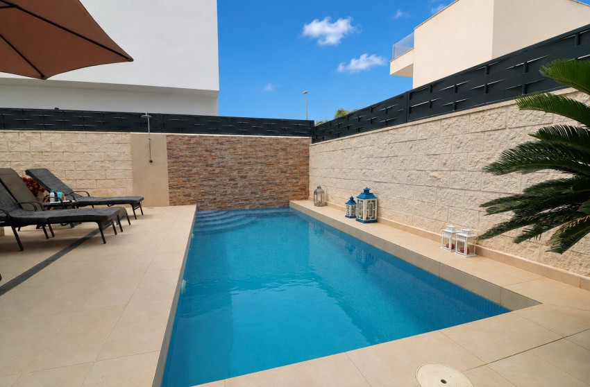 Resale - Villa -
Benijofar