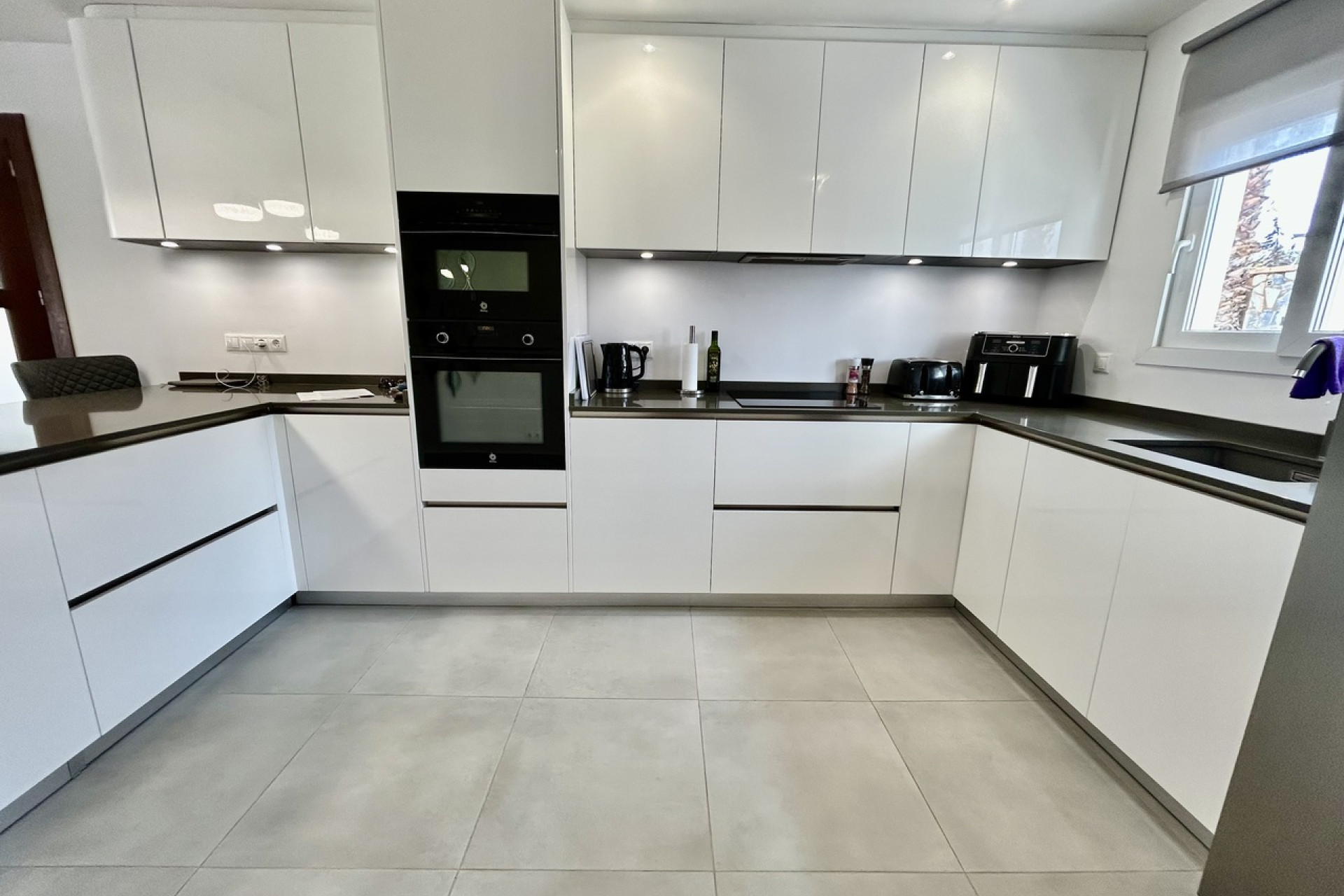 Resale - Villa -
Cabo Roig