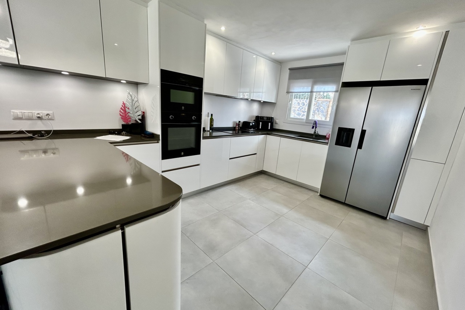 Resale - Villa -
Cabo Roig