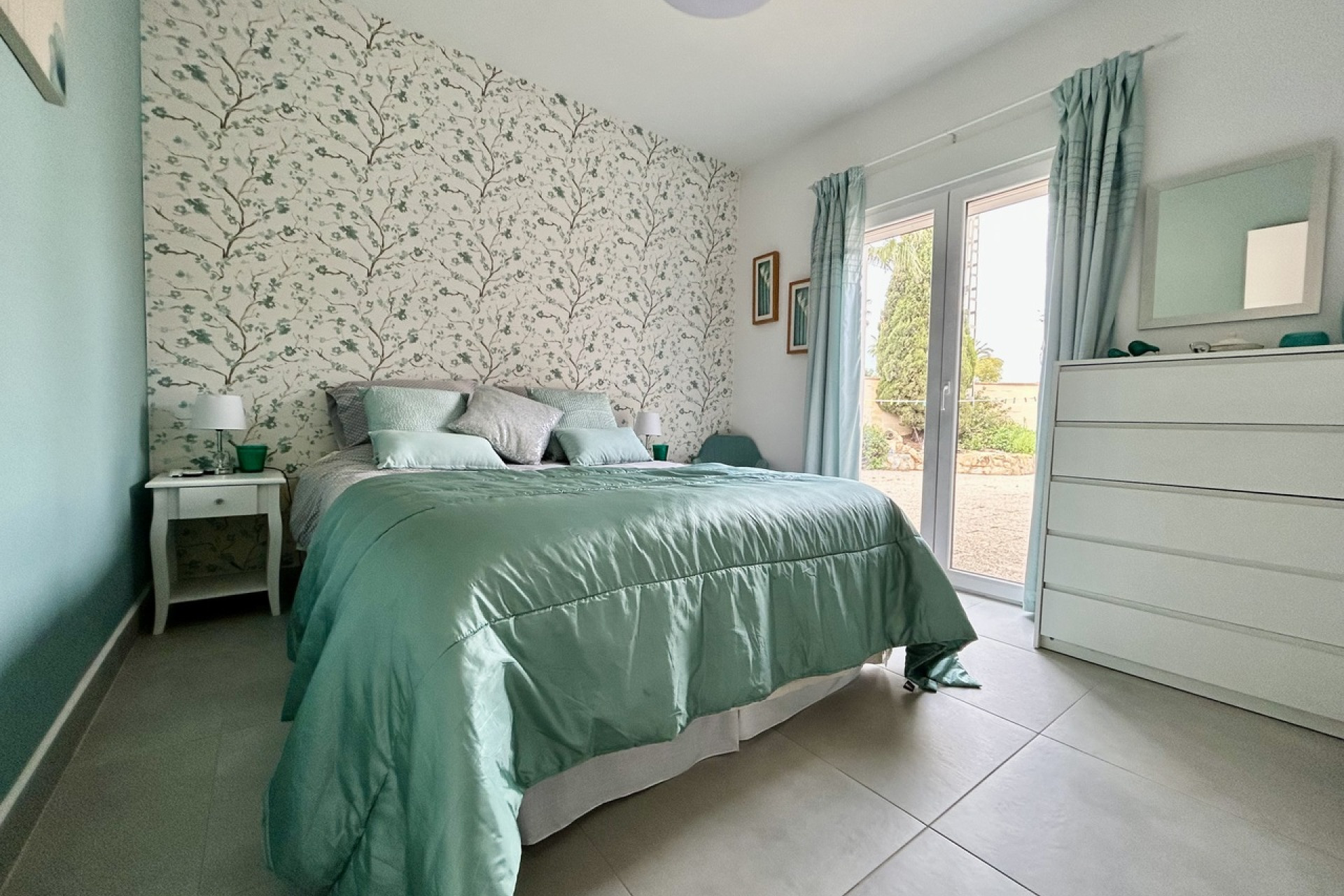 Resale - Villa -
Cabo Roig