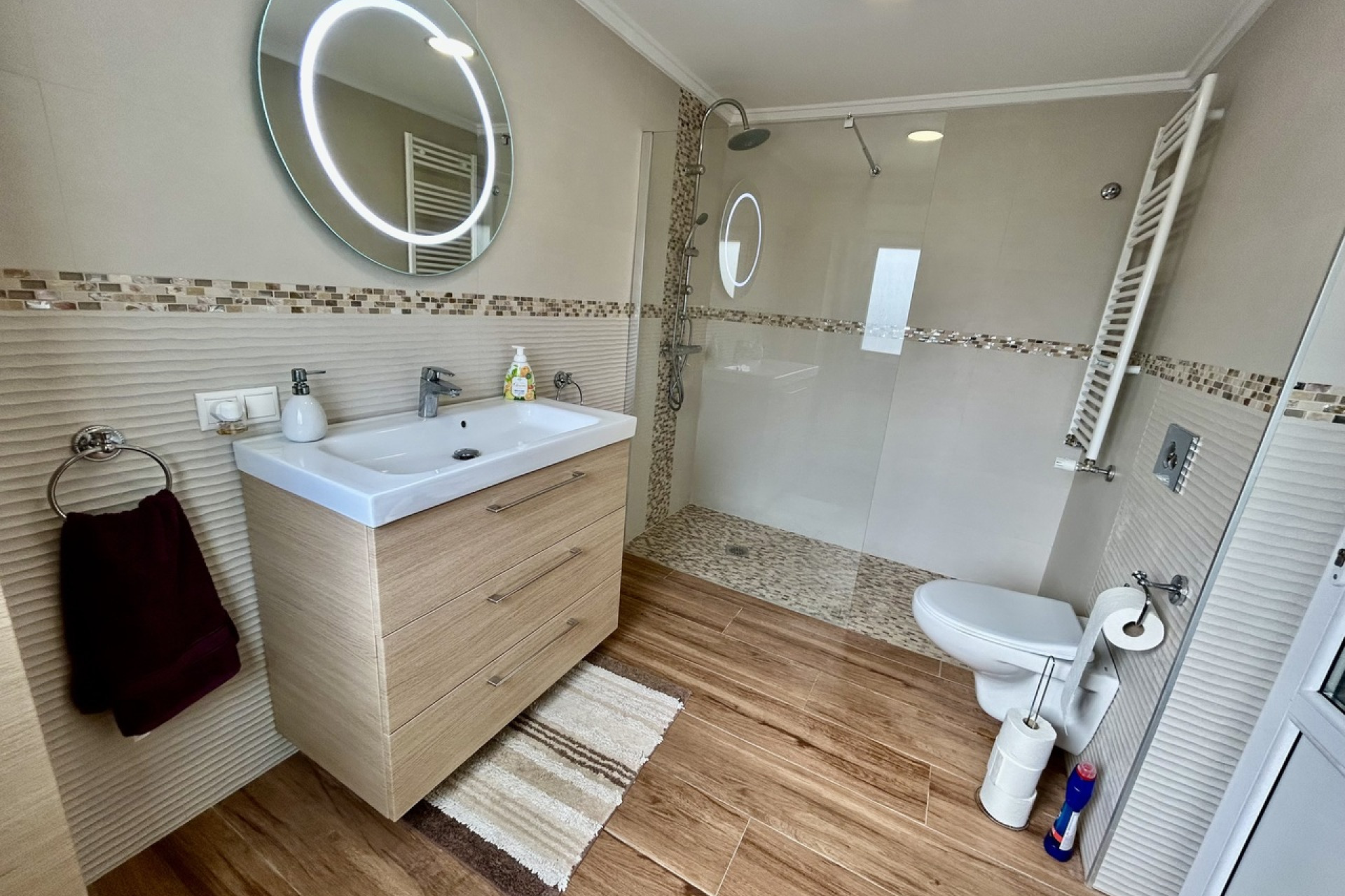 Resale - Villa -
Cabo Roig