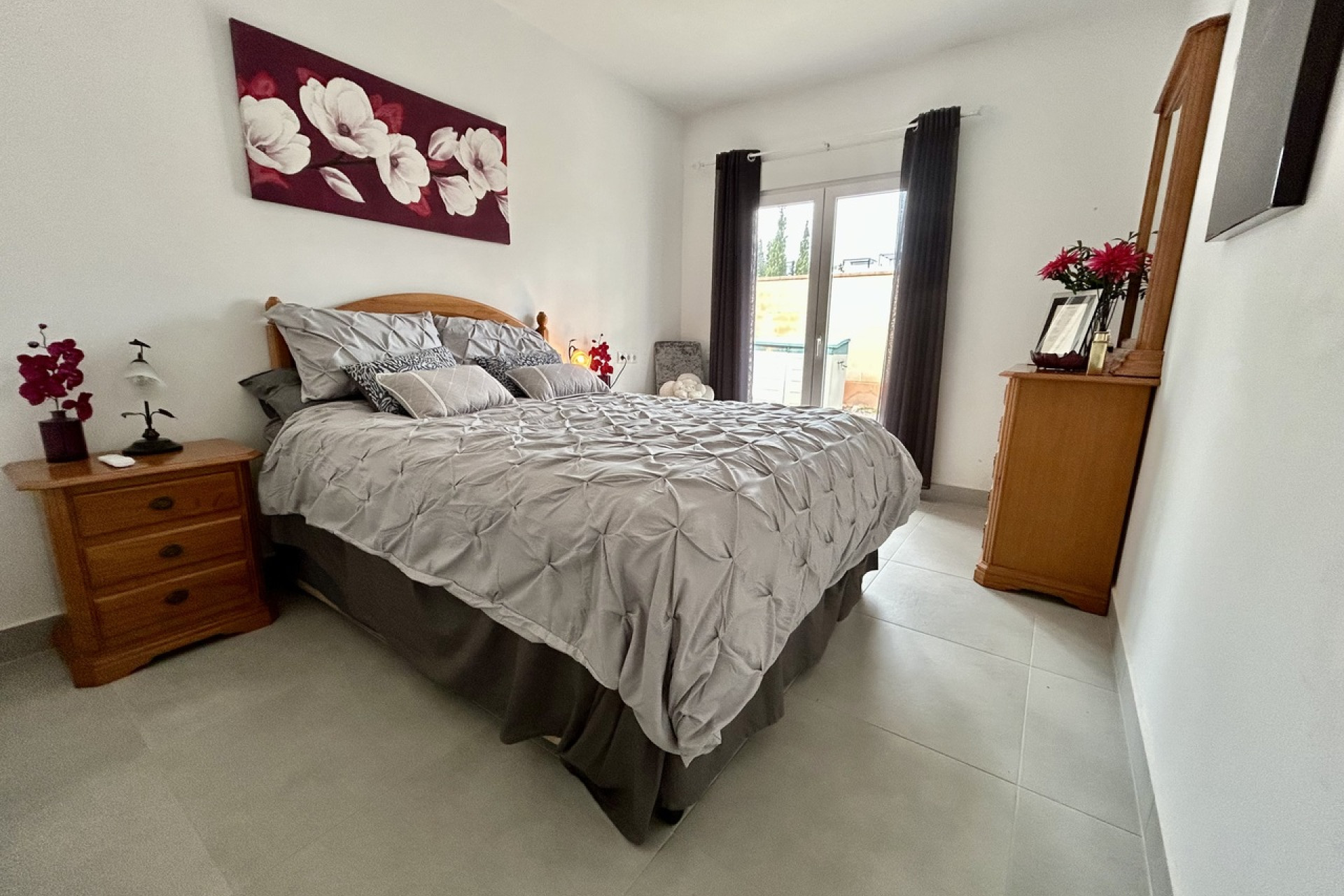 Resale - Villa -
Cabo Roig