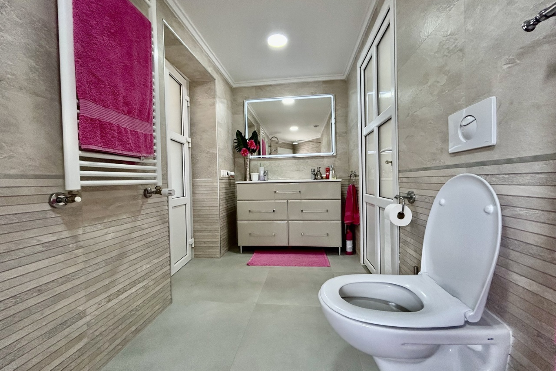 Resale - Villa -
Cabo Roig