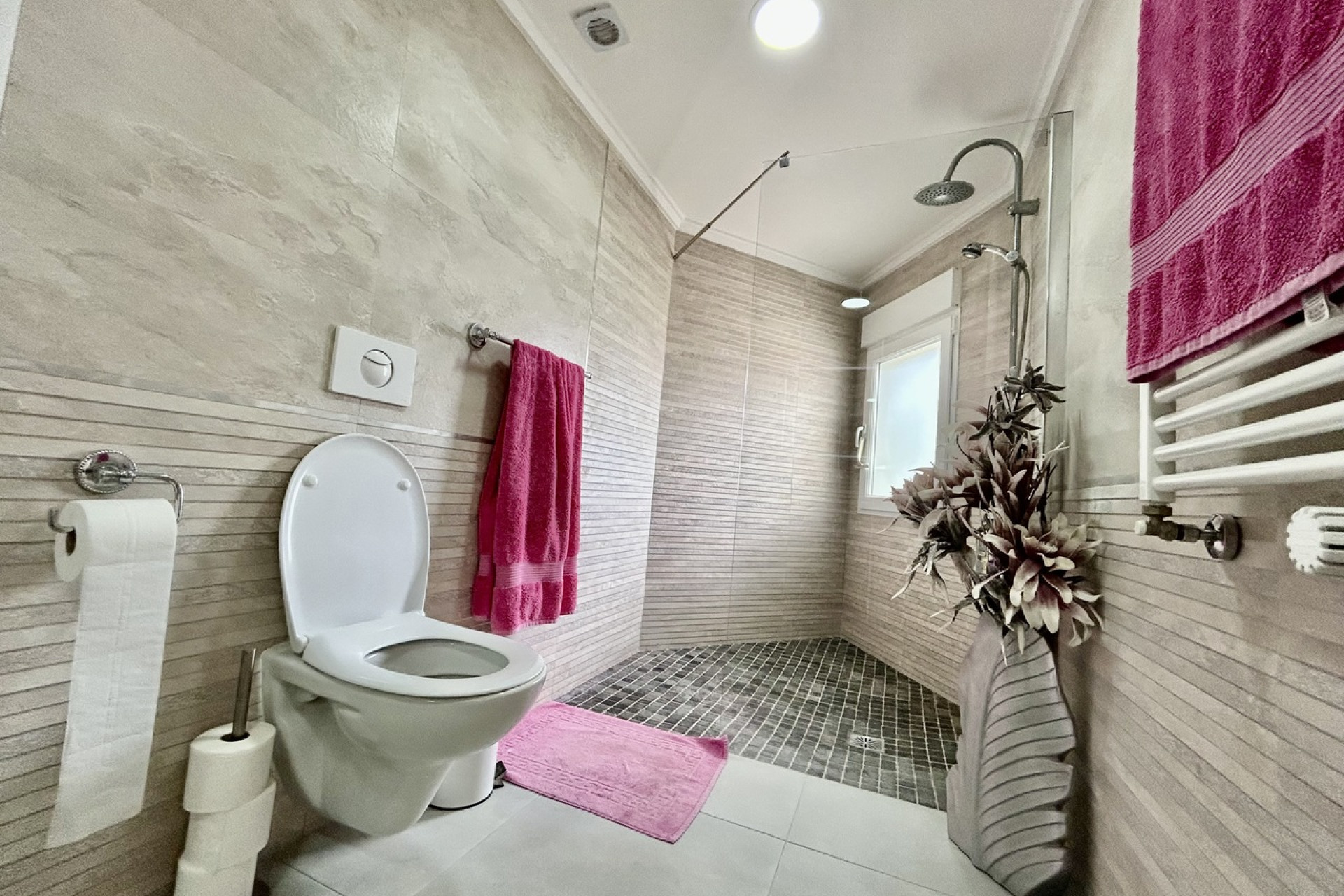 Resale - Villa -
Cabo Roig