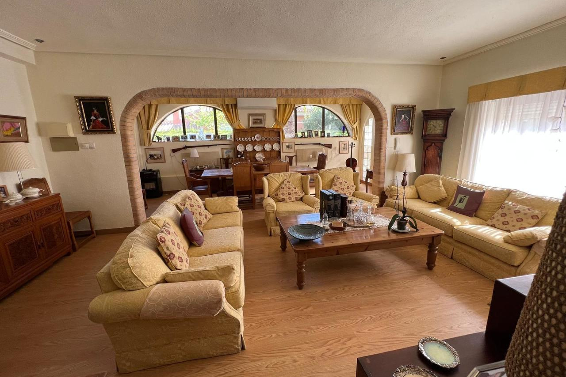 Resale - Villa -
Cabo Roig