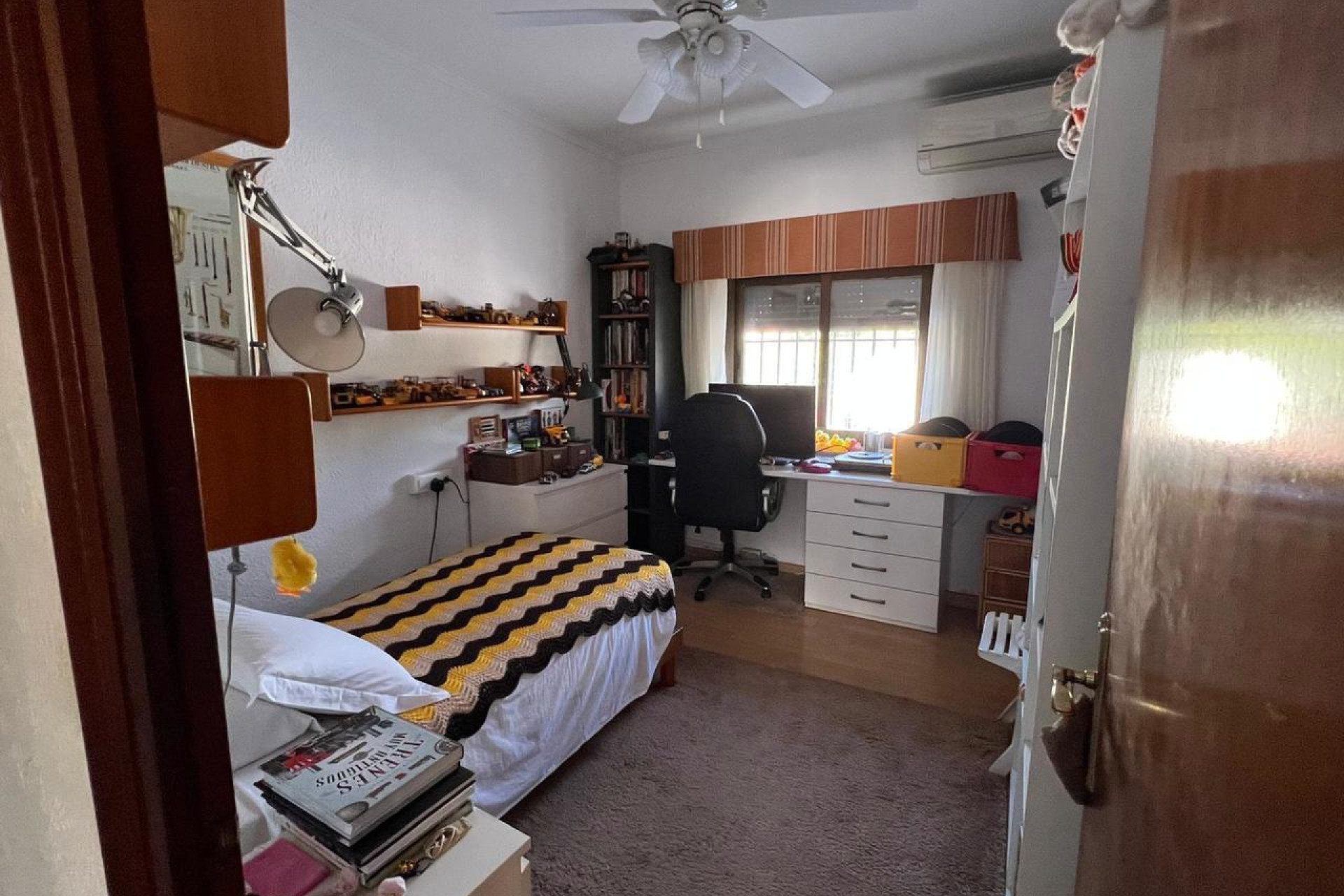 Resale - Villa -
Cabo Roig