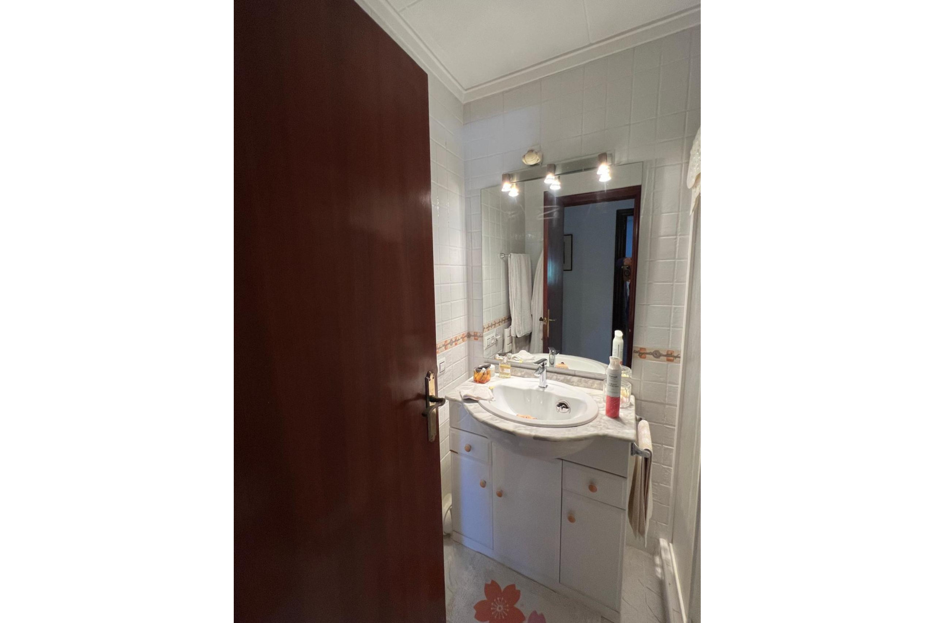 Resale - Villa -
Cabo Roig