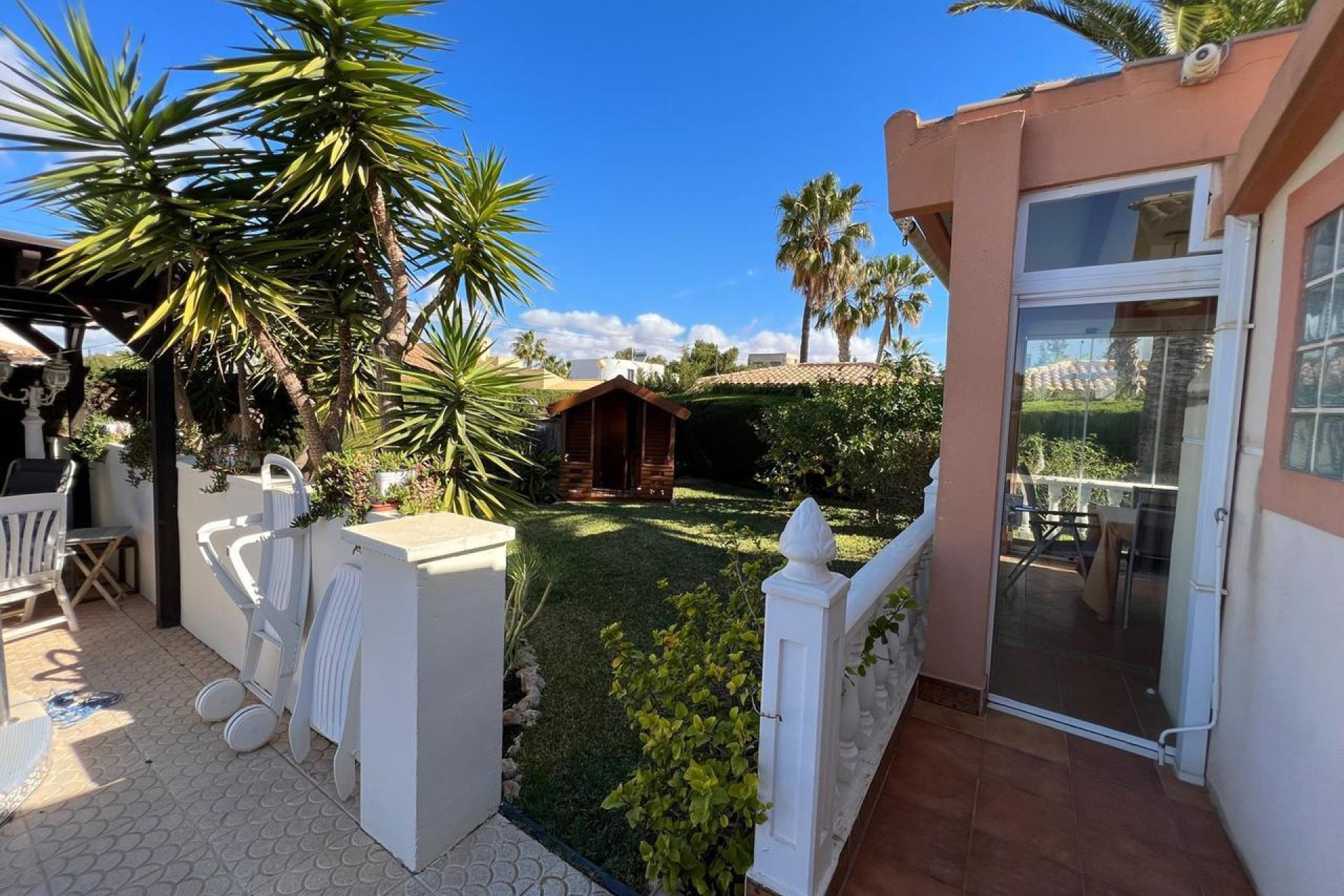 Resale - Villa -
Cabo Roig