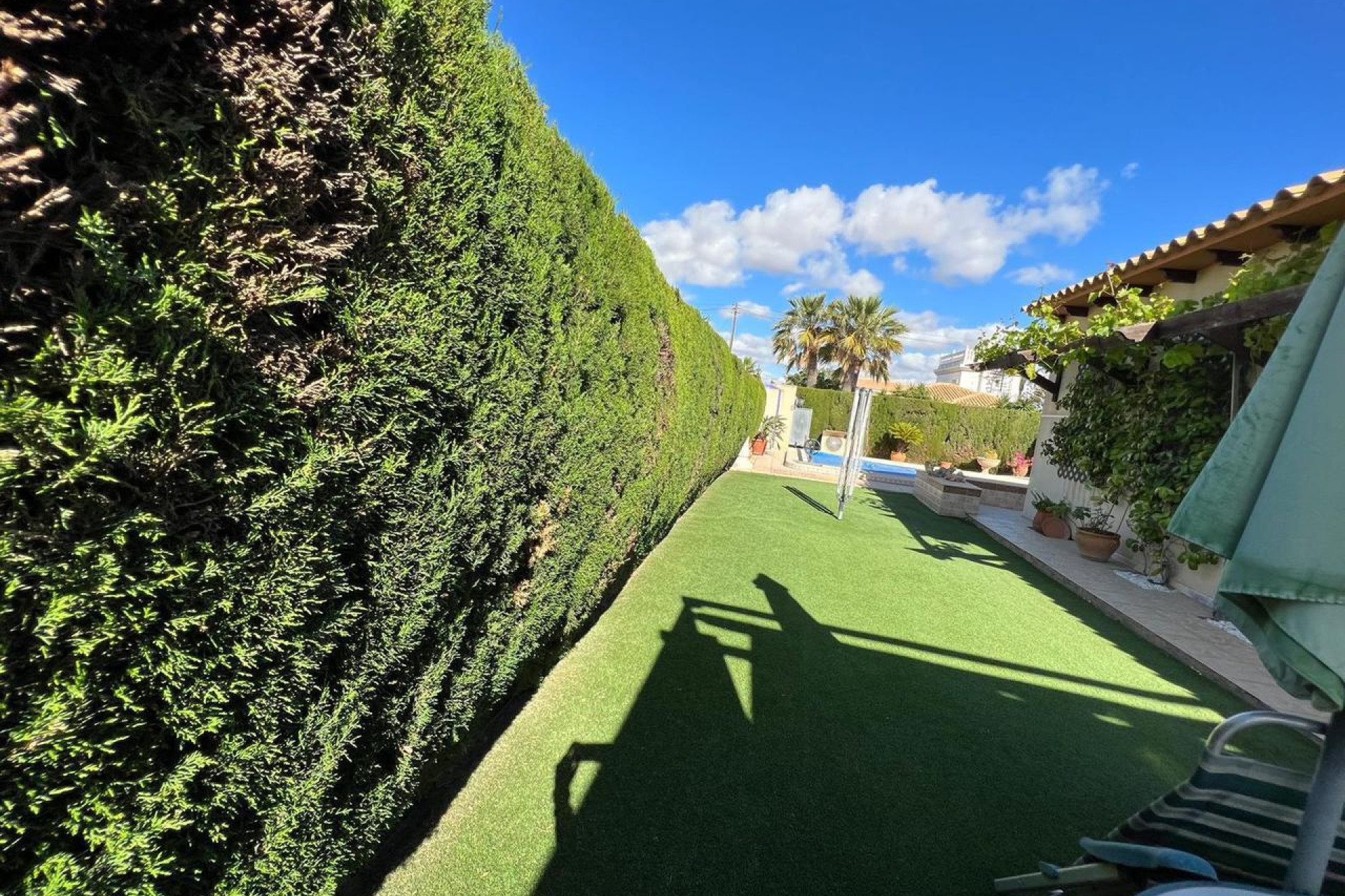 Resale - Villa -
Cabo Roig