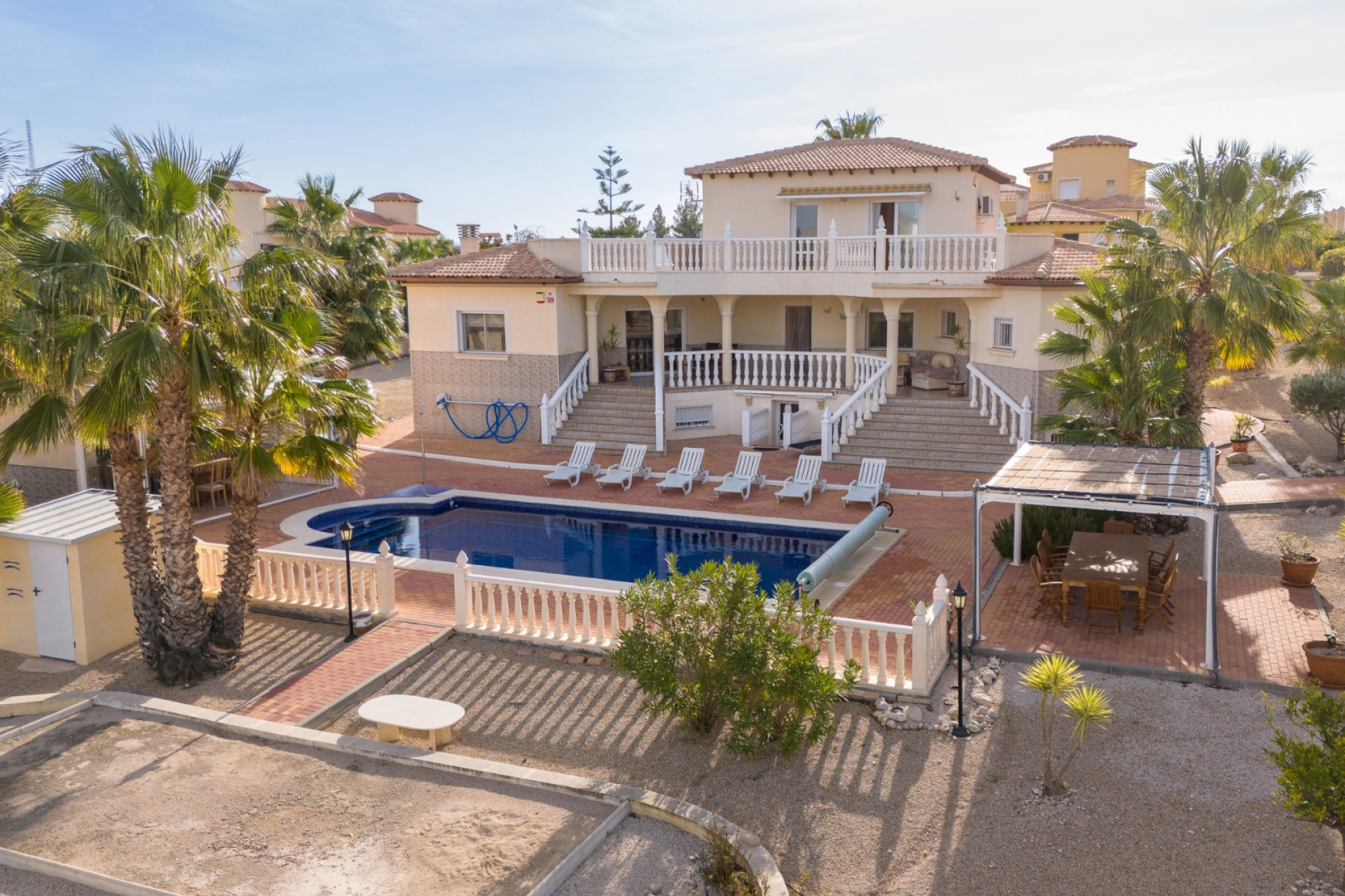 Resale - Villa -
Campos del Rio