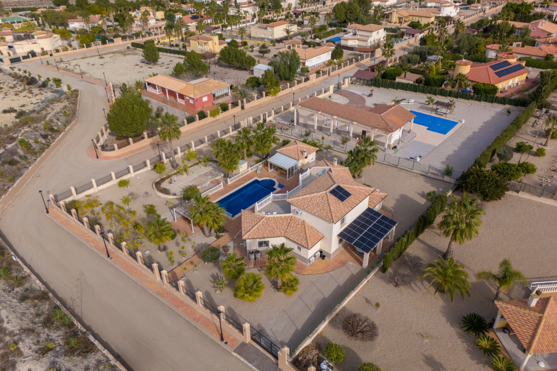 Resale - Villa -
Campos del Rio