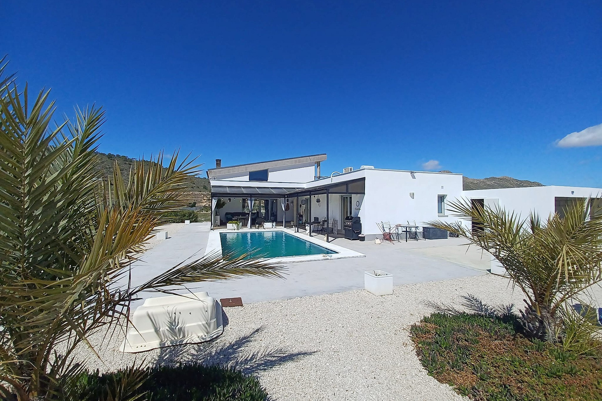 Resale - Villa -
Canada De La Lena