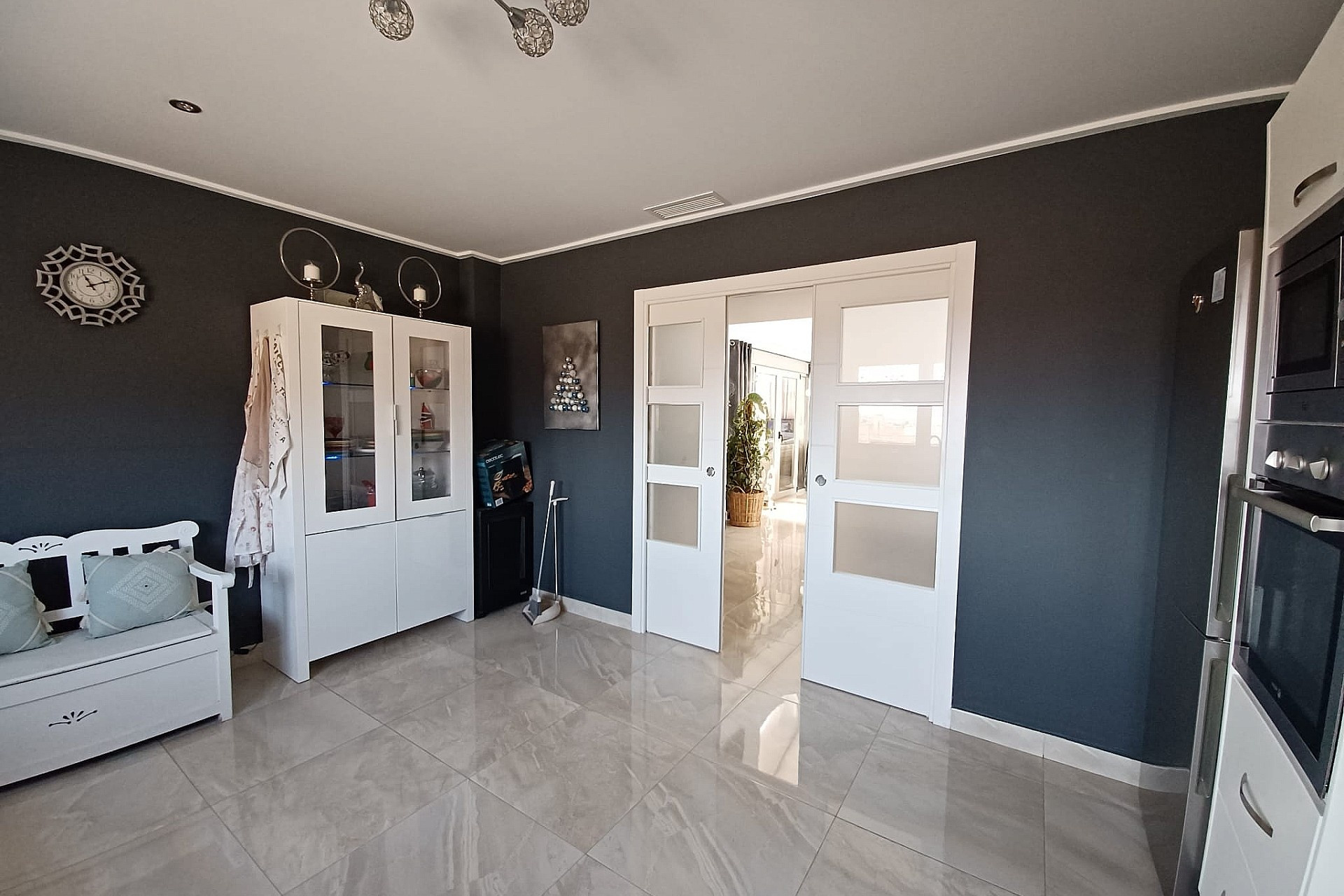 Resale - Villa -
Canada De La Lena