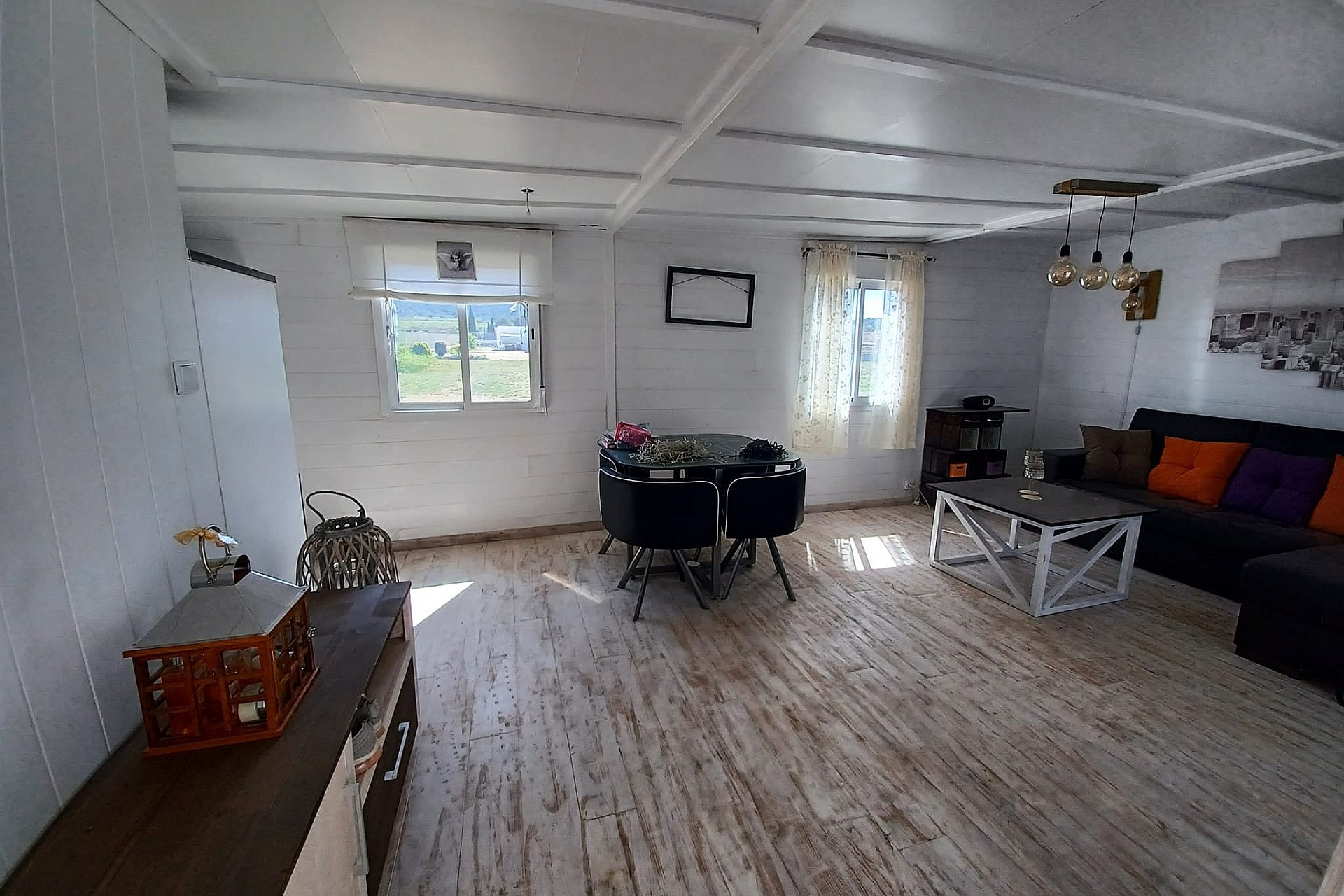 Resale - Villa -
Canada De La Lena