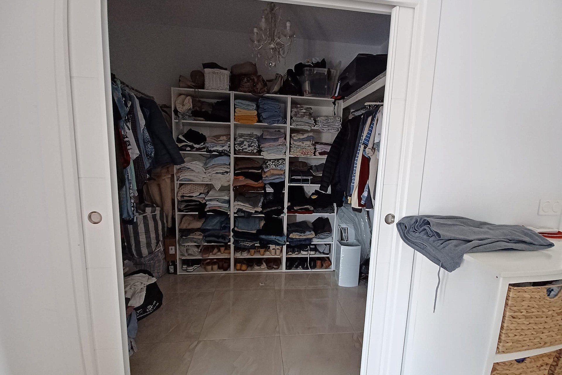 Resale - Villa -
Canada De La Lena