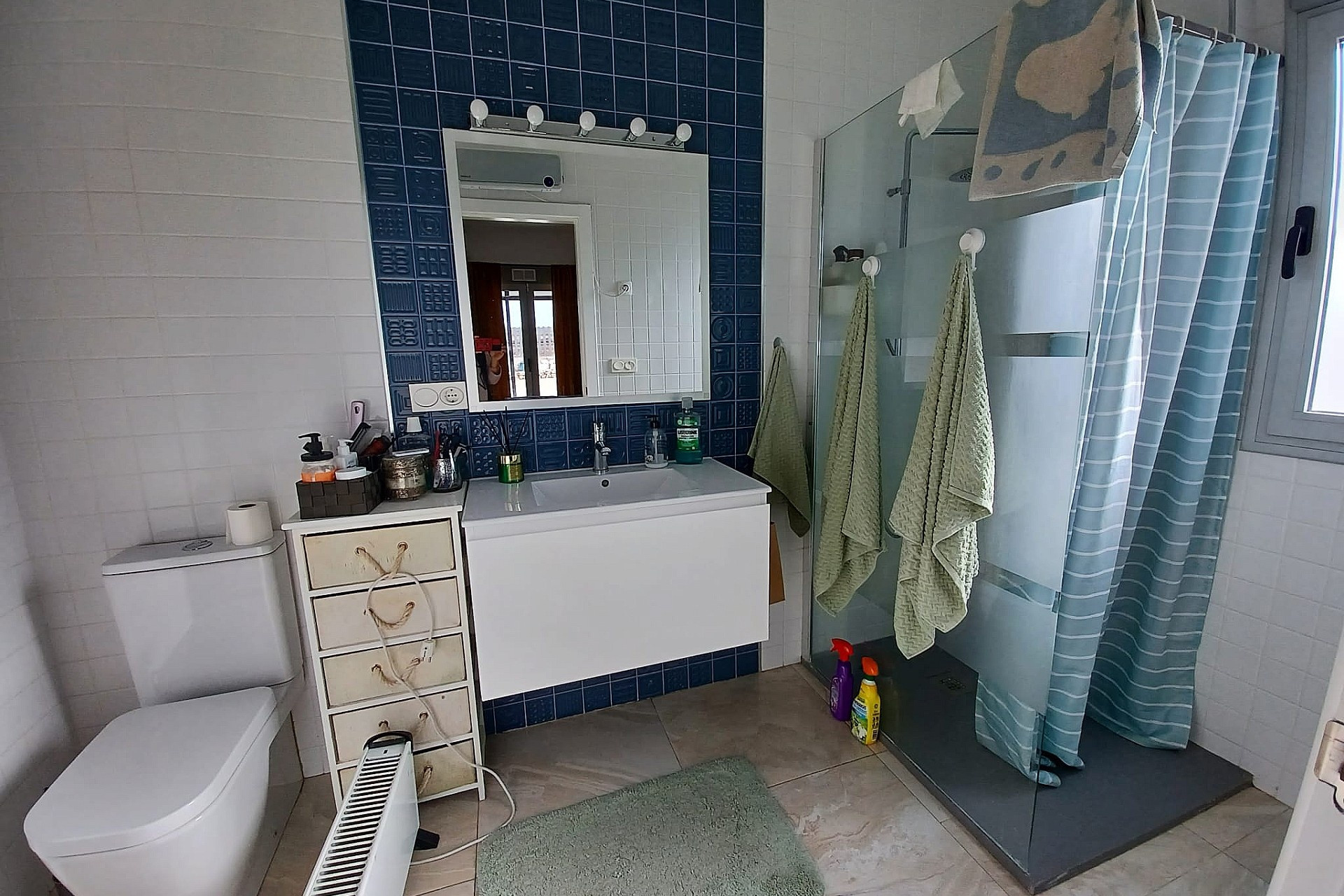 Resale - Villa -
Canada De La Lena