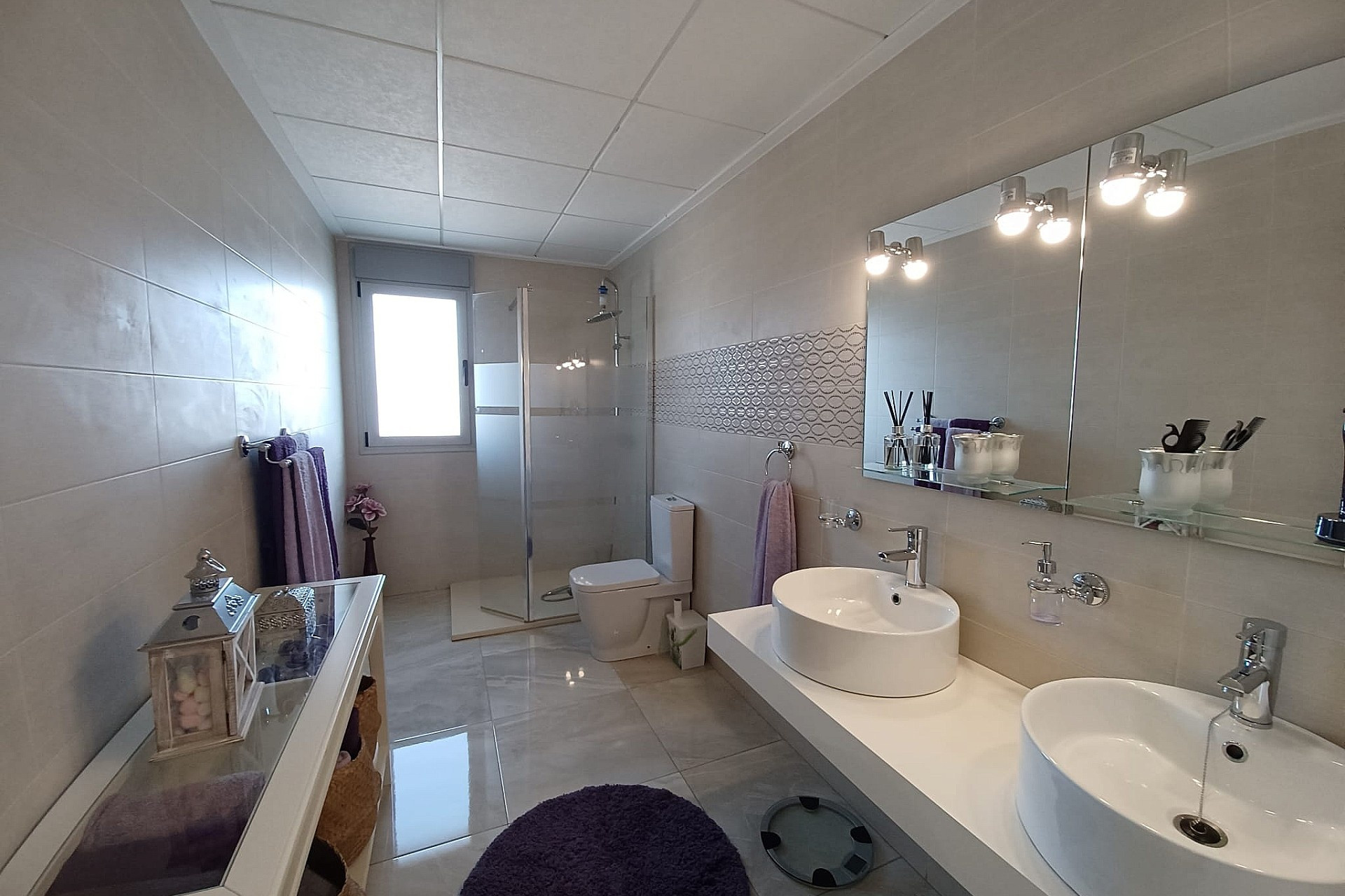 Resale - Villa -
Canada De La Lena