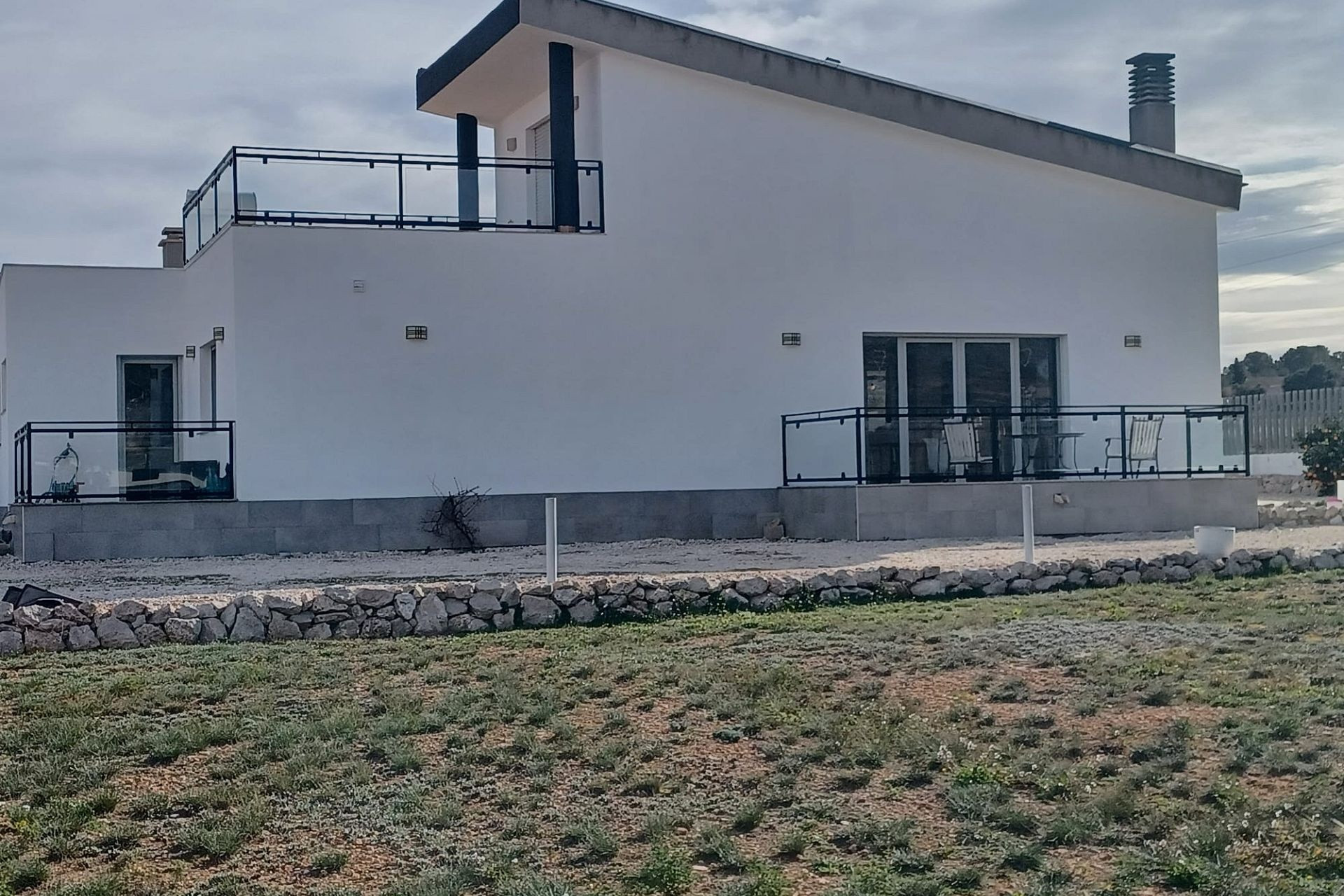 Resale - Villa -
Canada De La Lena