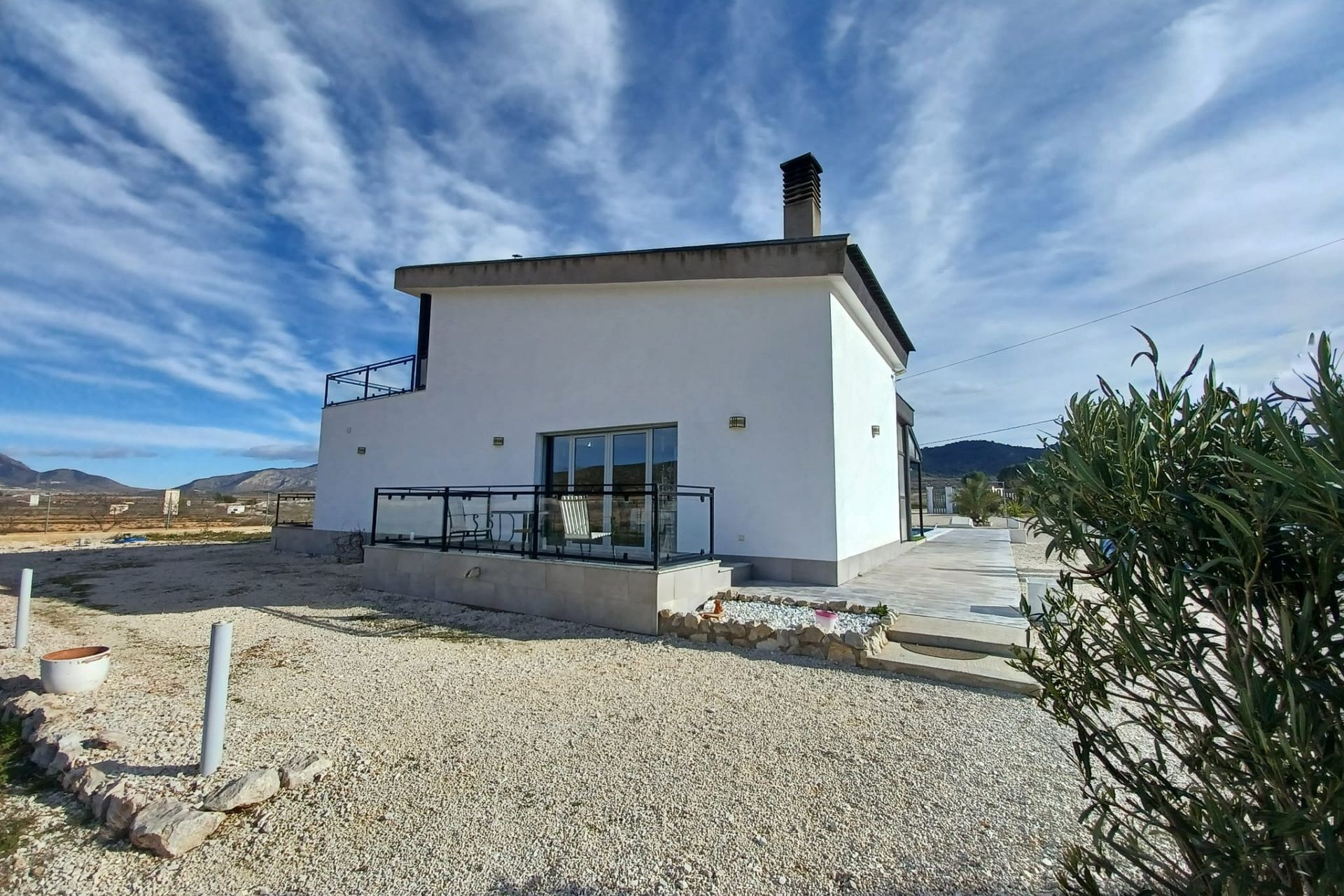 Resale - Villa -
Canada De La Lena