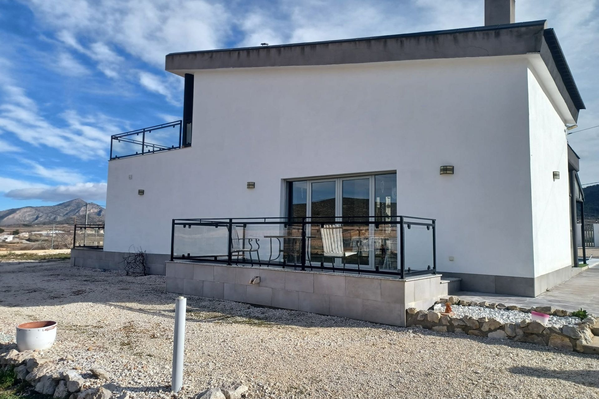 Resale - Villa -
Canada De La Lena