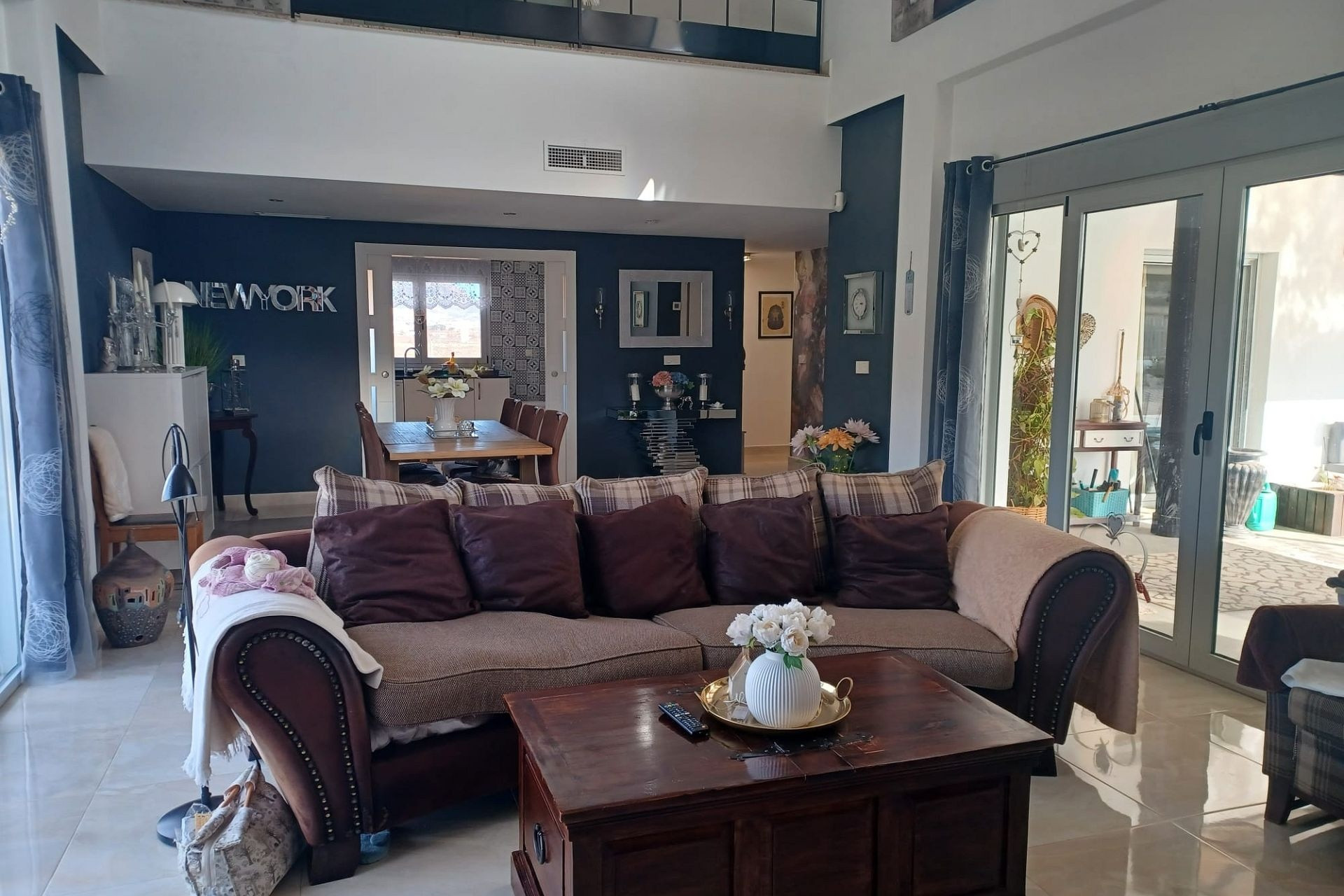 Resale - Villa -
Canada De La Lena