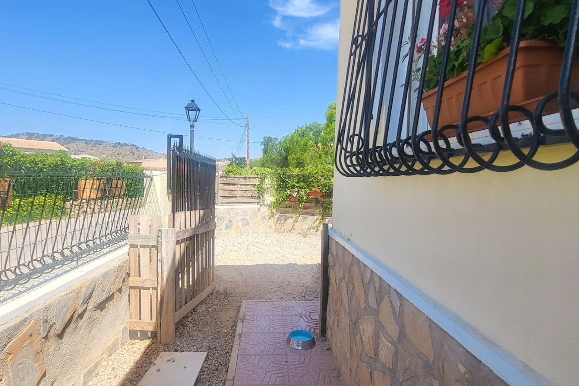 Resale - Villa -
Canada De La Lena