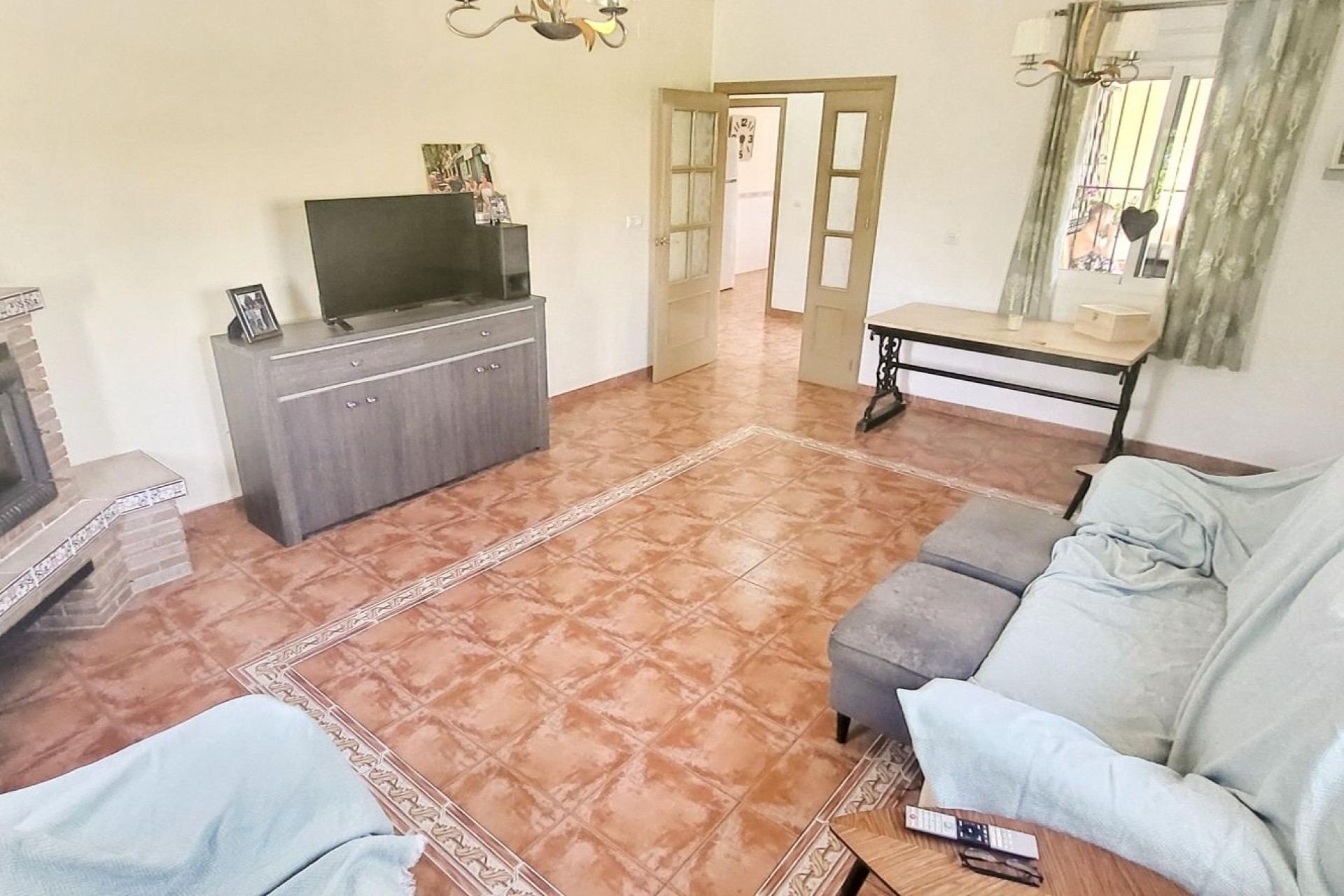 Resale - Villa -
Canada De La Lena