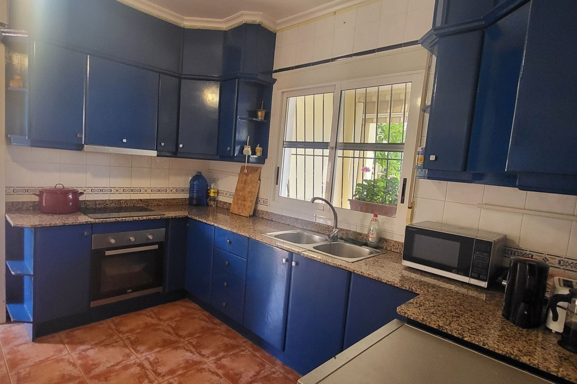 Resale - Villa -
Canada De La Lena