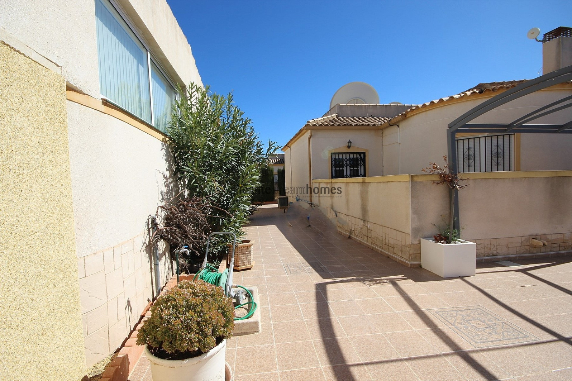 Resale - Villa -
Castalla