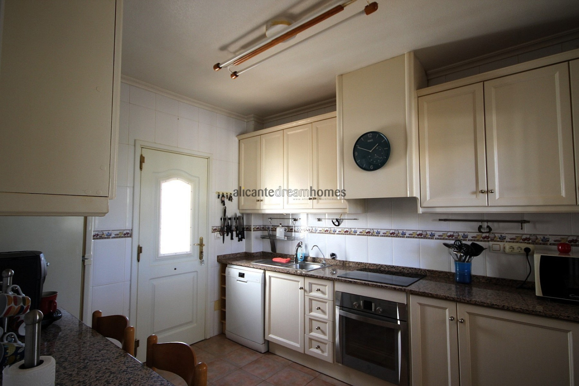 Resale - Villa -
Castalla