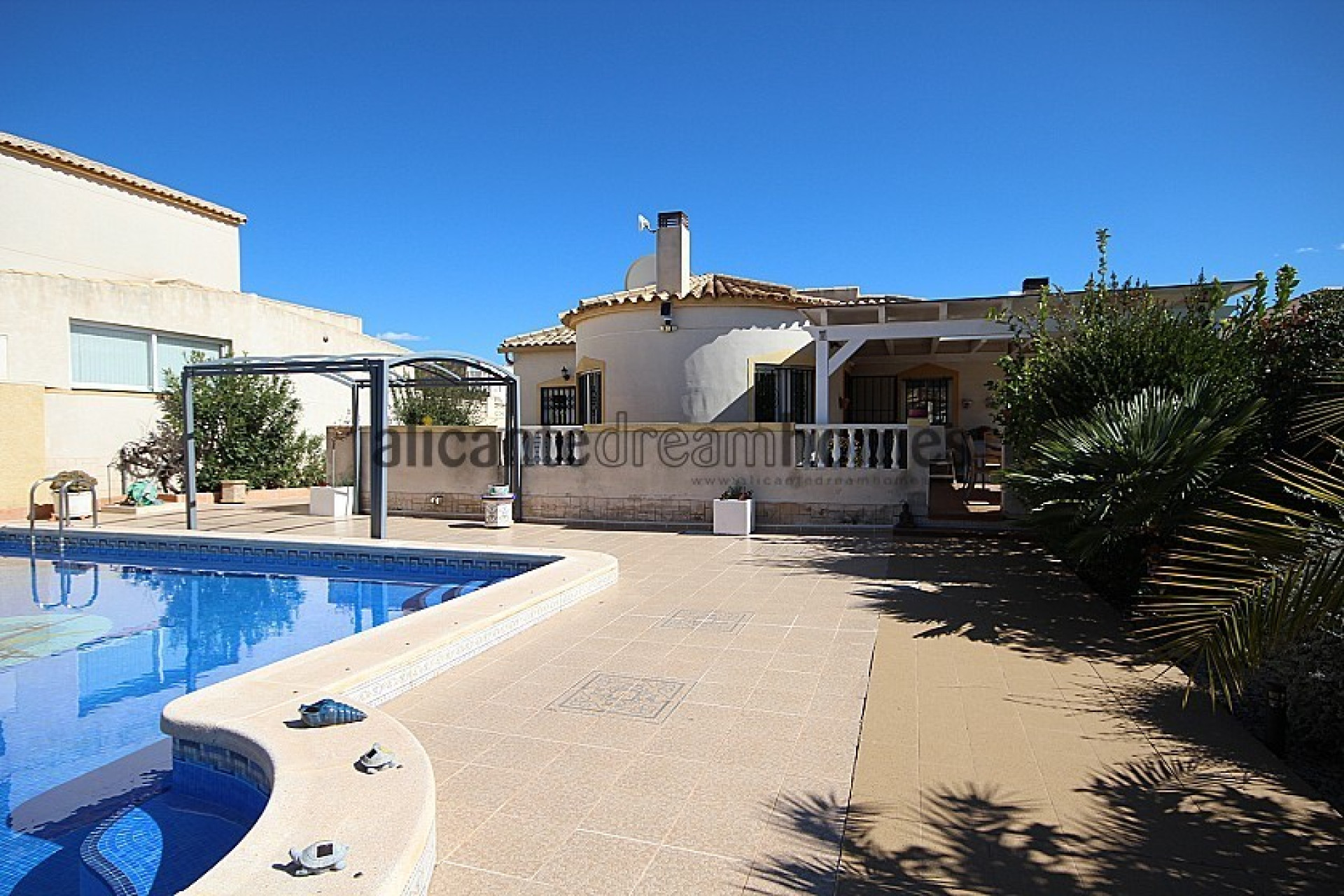 Resale - Villa -
Castalla