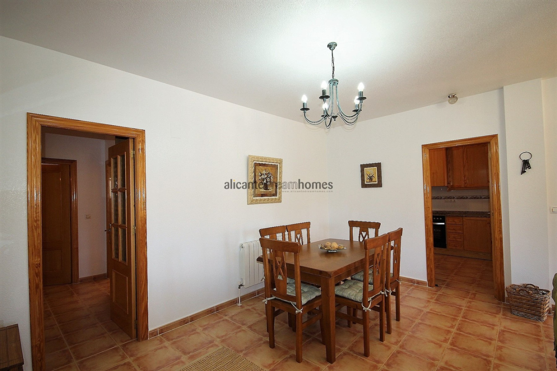 Resale - Villa -
Castalla