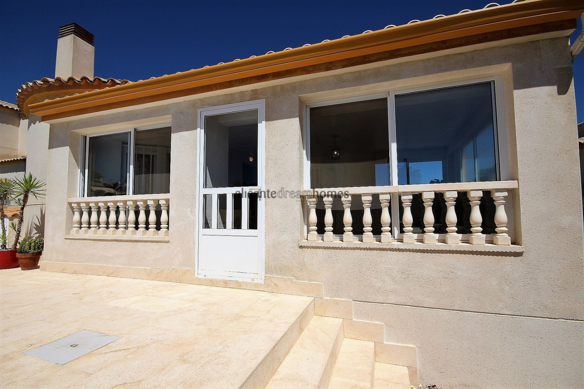 Resale - Villa -
Castalla