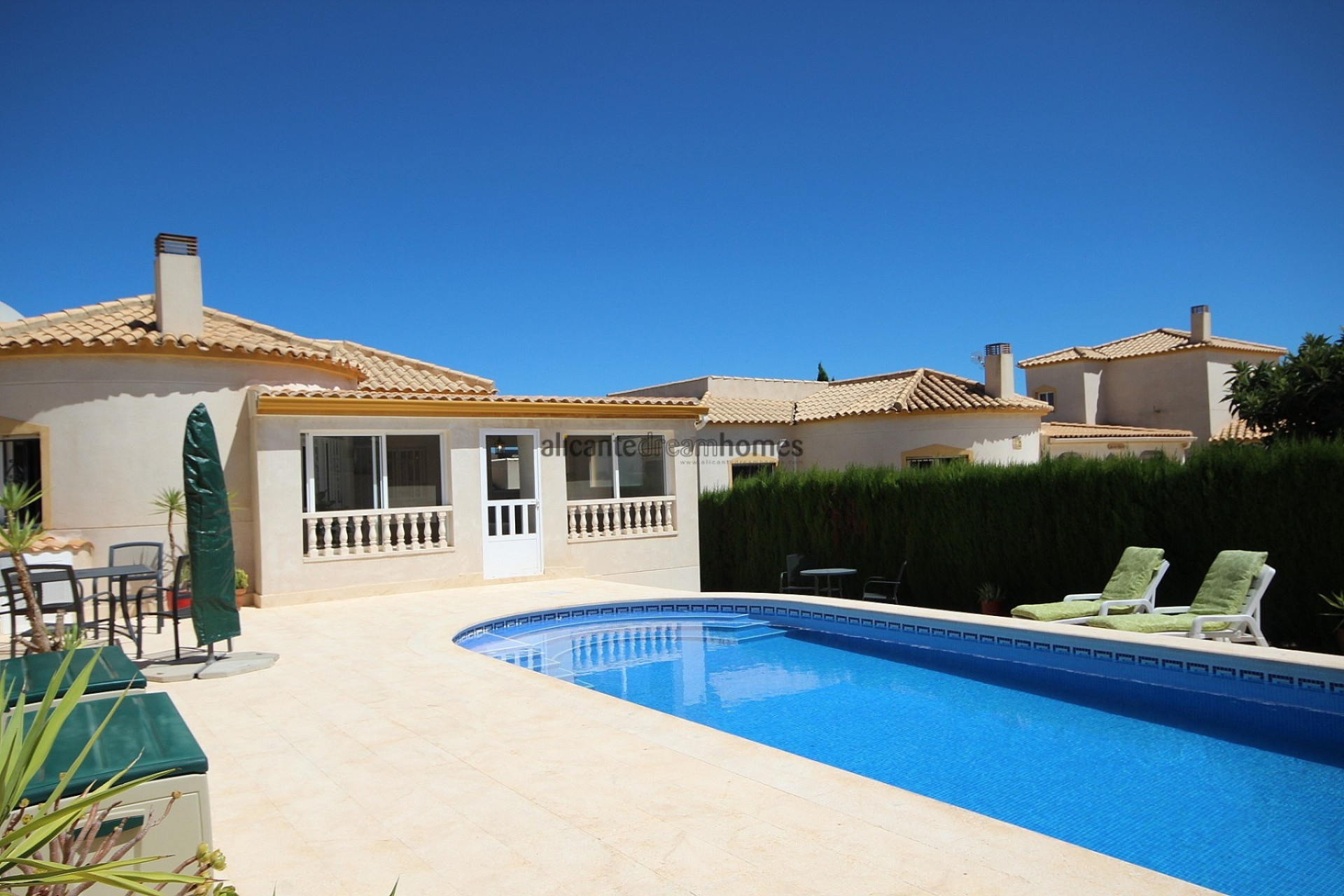 Resale - Villa -
Castalla