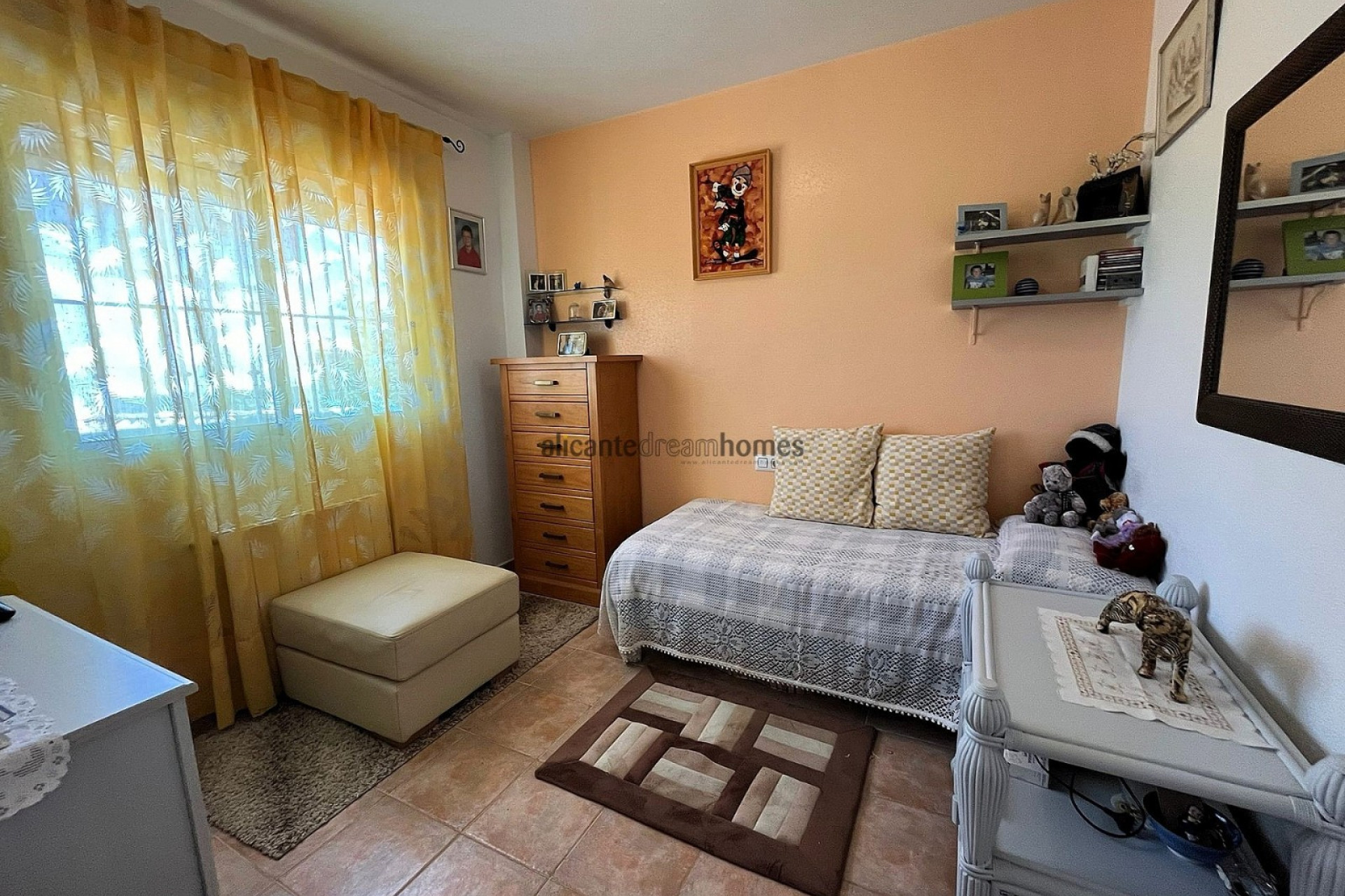 Resale - Villa -
Castalla