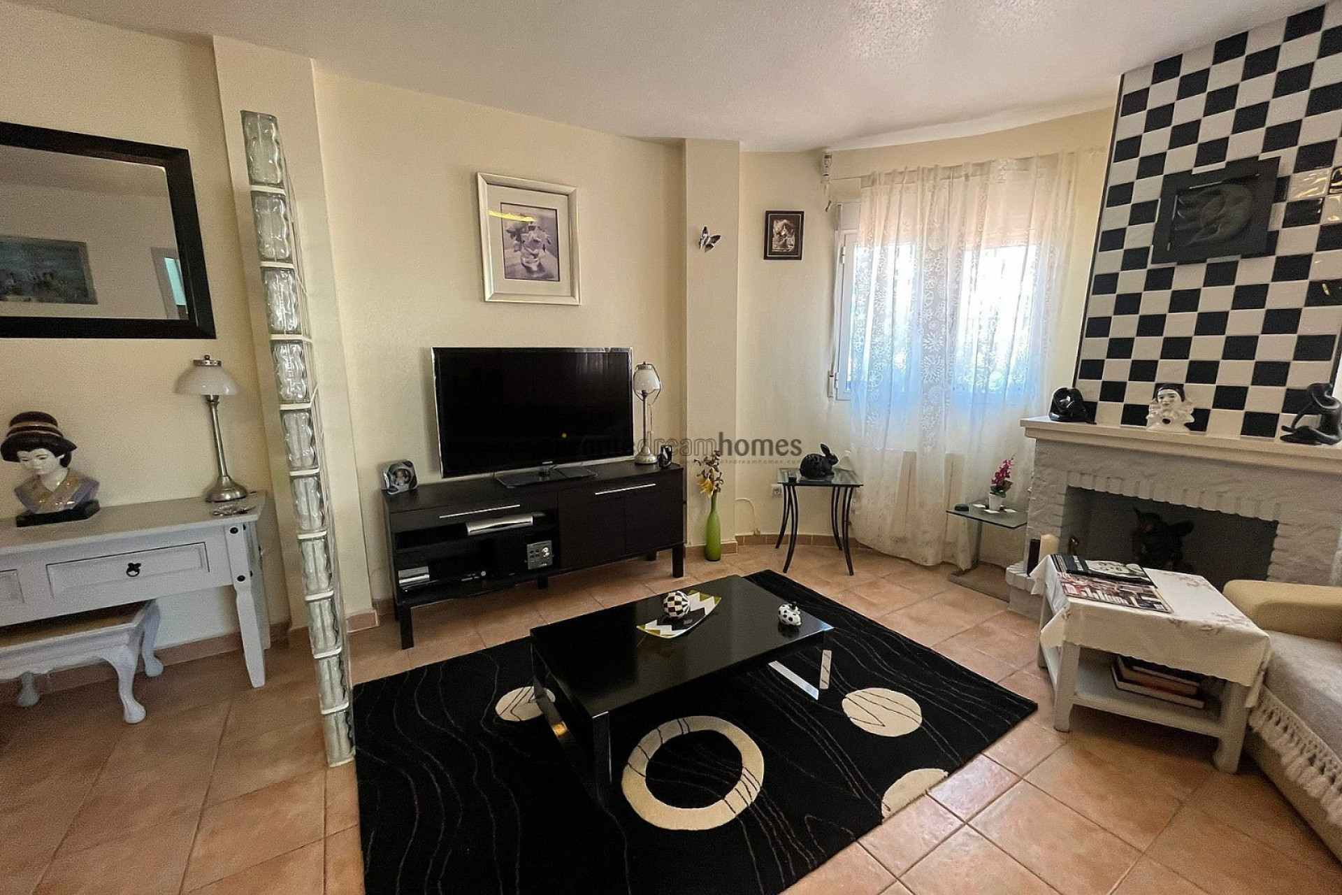 Resale - Villa -
Castalla