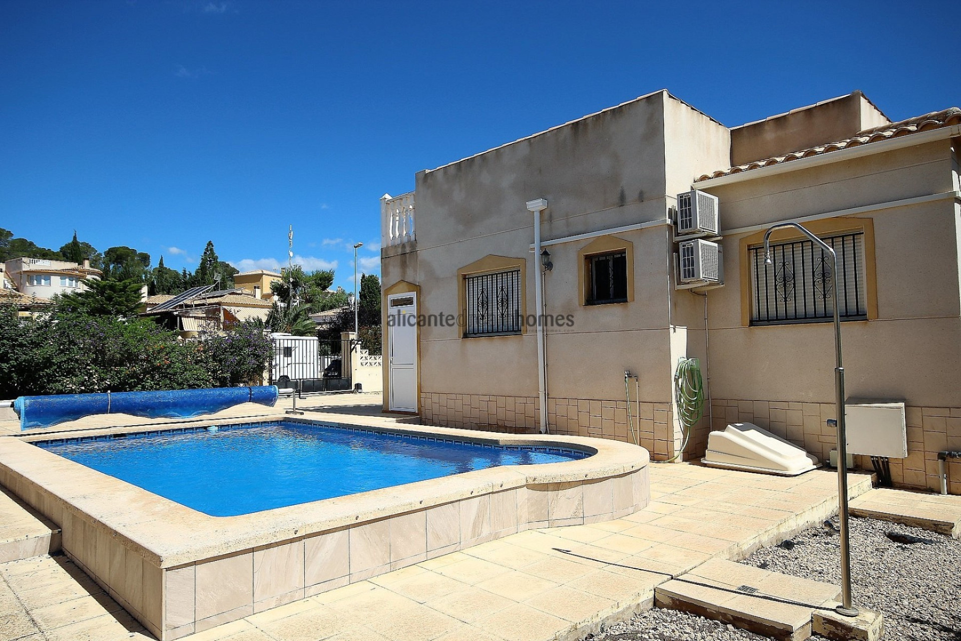 Resale - Villa -
Castalla