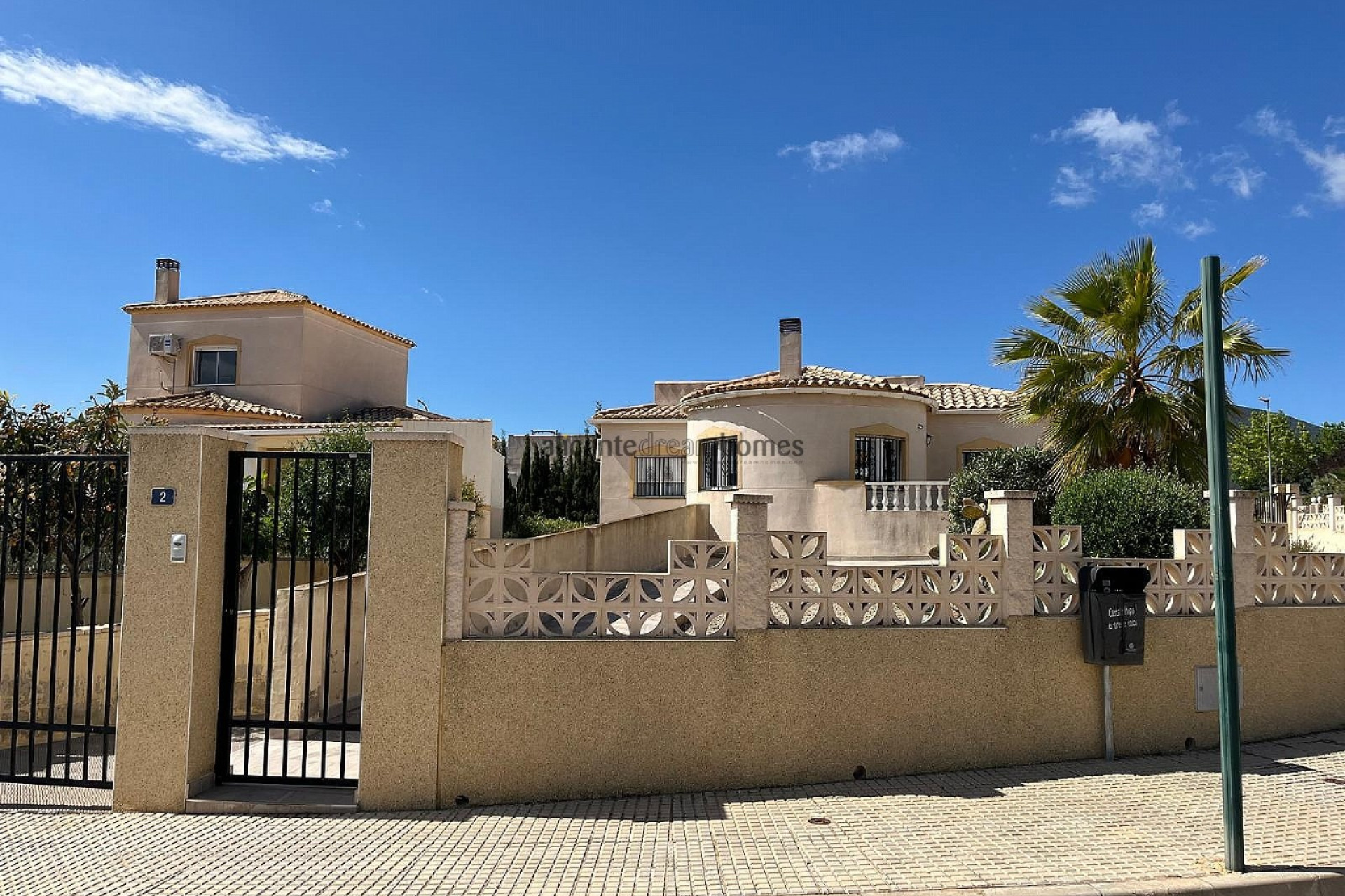 Resale - Villa -
Castalla