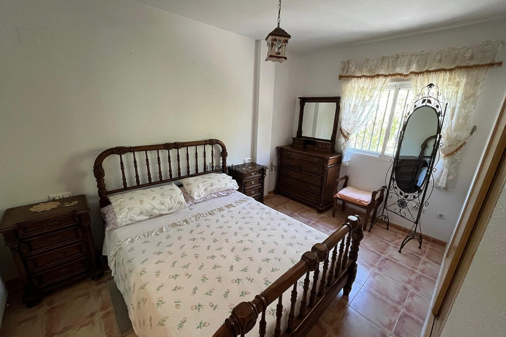 Resale - Villa -
Castalla