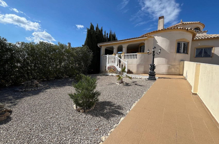 Resale - Villa -
Castalla