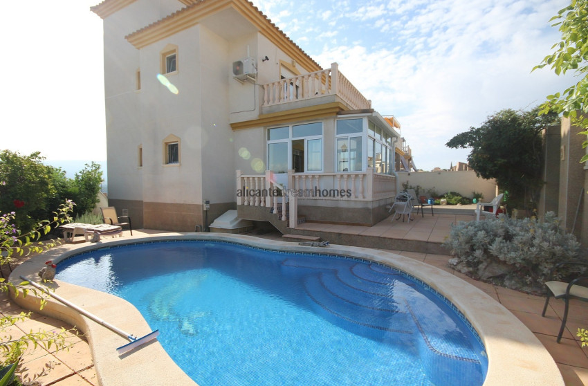 Resale - Villa -
Castalla