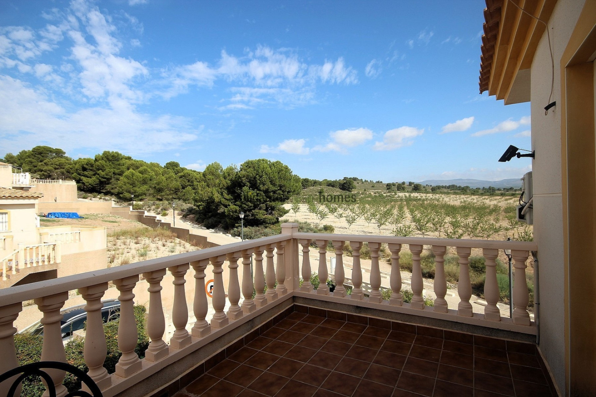 Resale - Villa -
Castalla