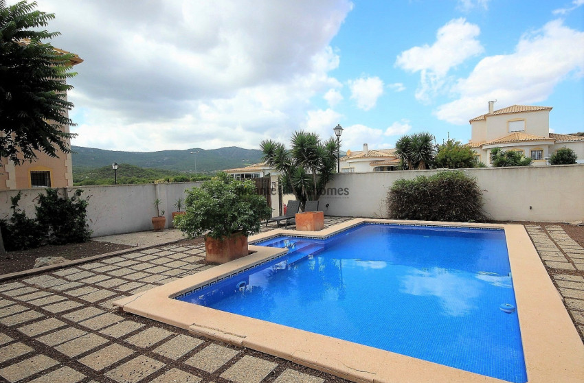 Resale - Villa -
Castalla