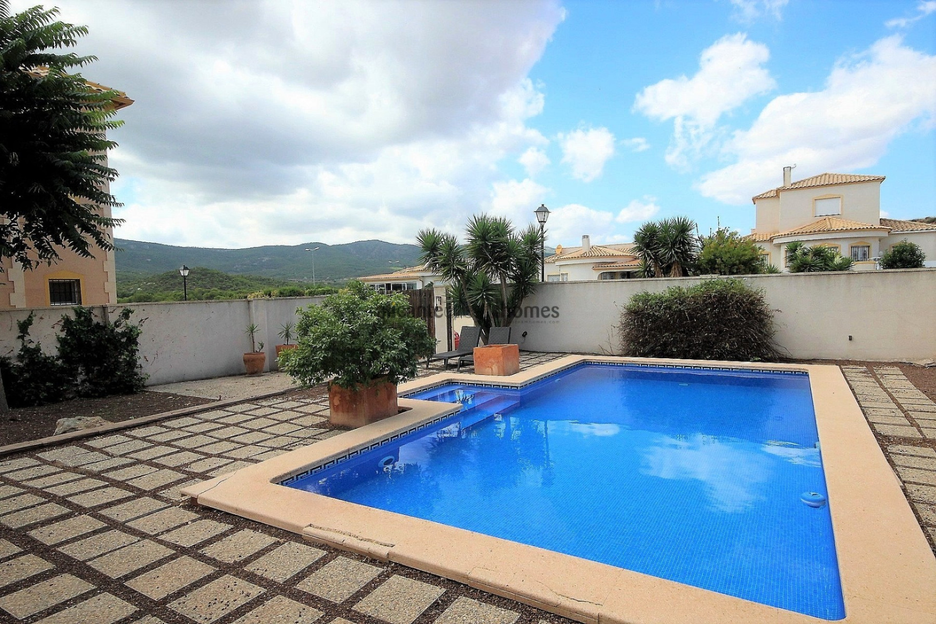 Resale - Villa -
Castalla