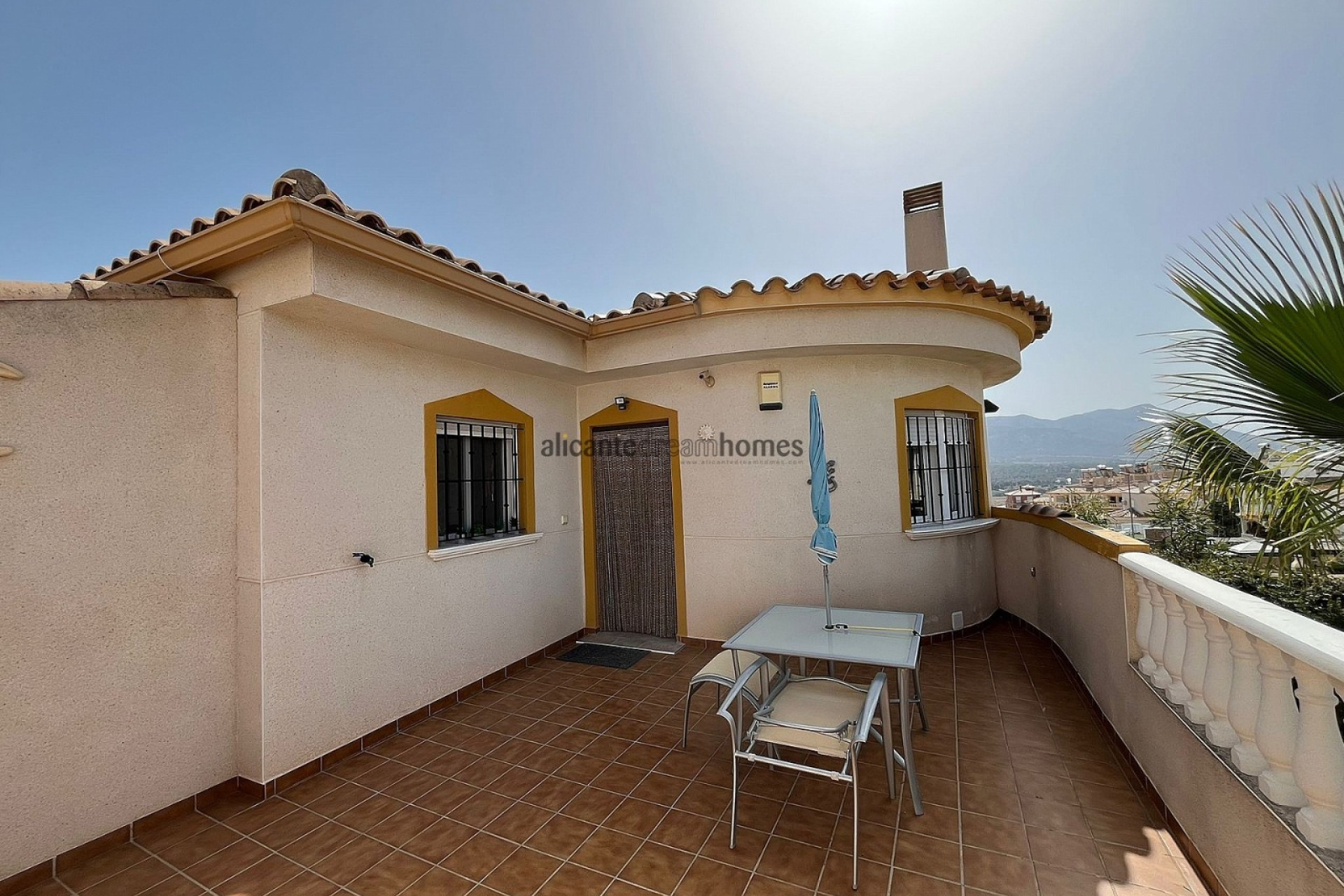 Resale - Villa -
Castalla