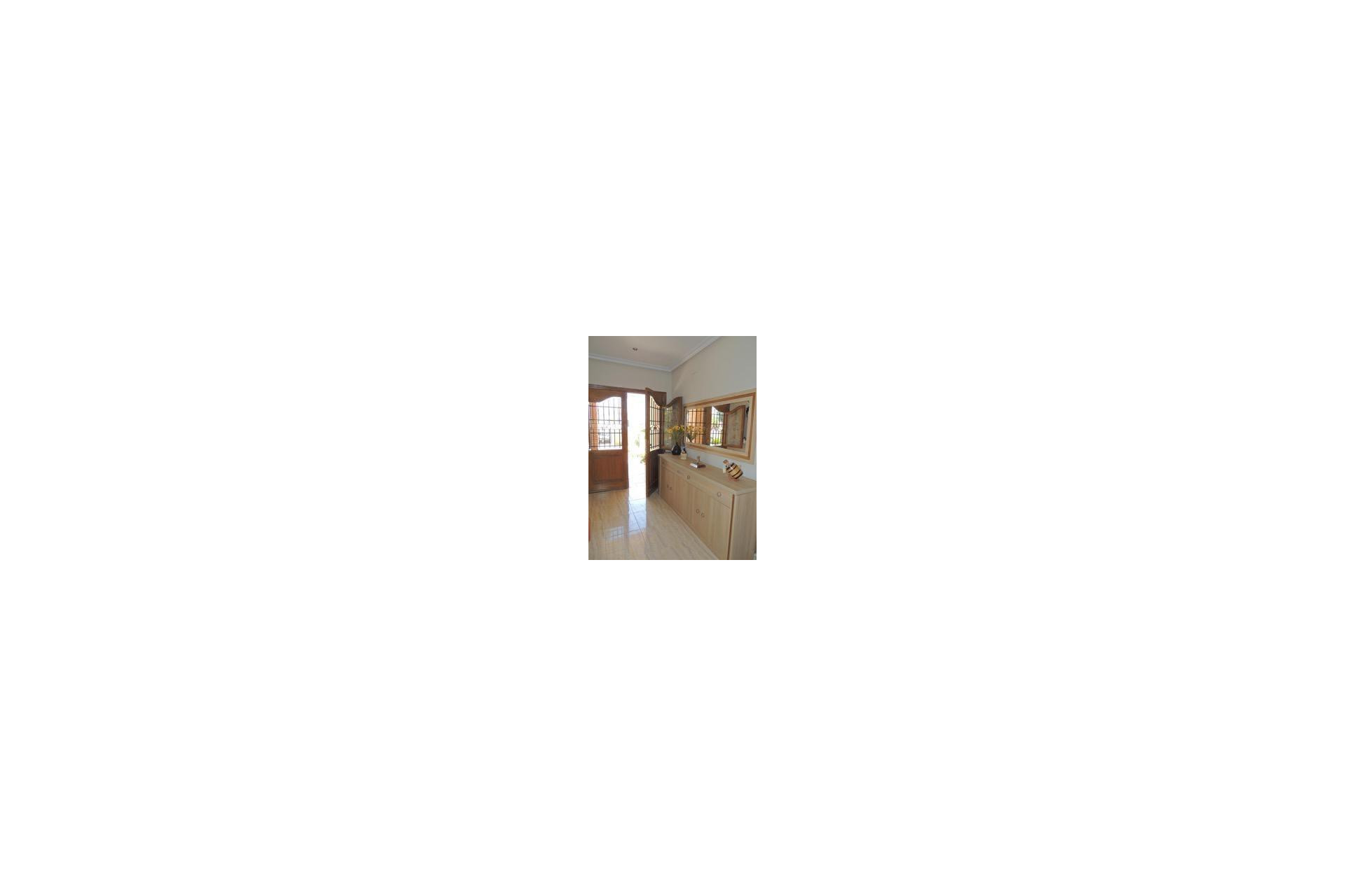 Resale - Villa -
Catral