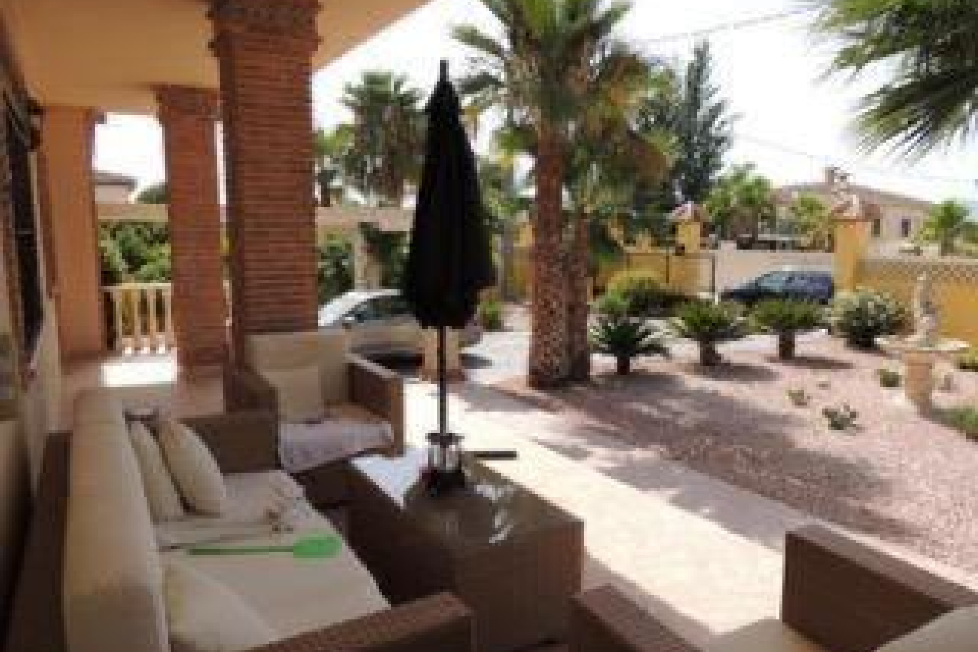 Resale - Villa -
Catral