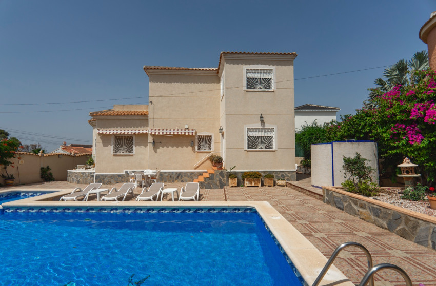 Resale - Villa -
Ciudad Quesada - Campo De Golf La Marquesa