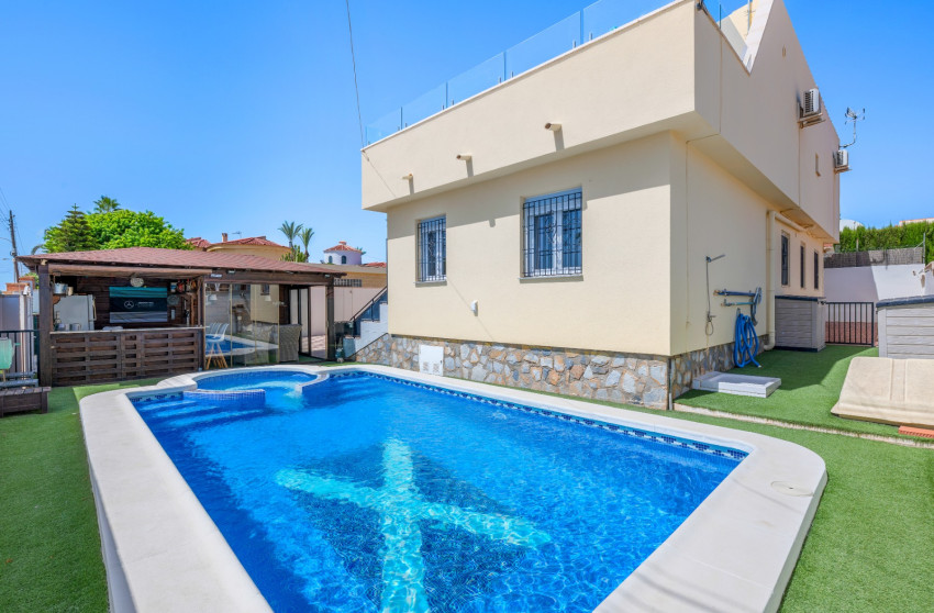 Resale - Villa -
Ciudad Quesada - Center